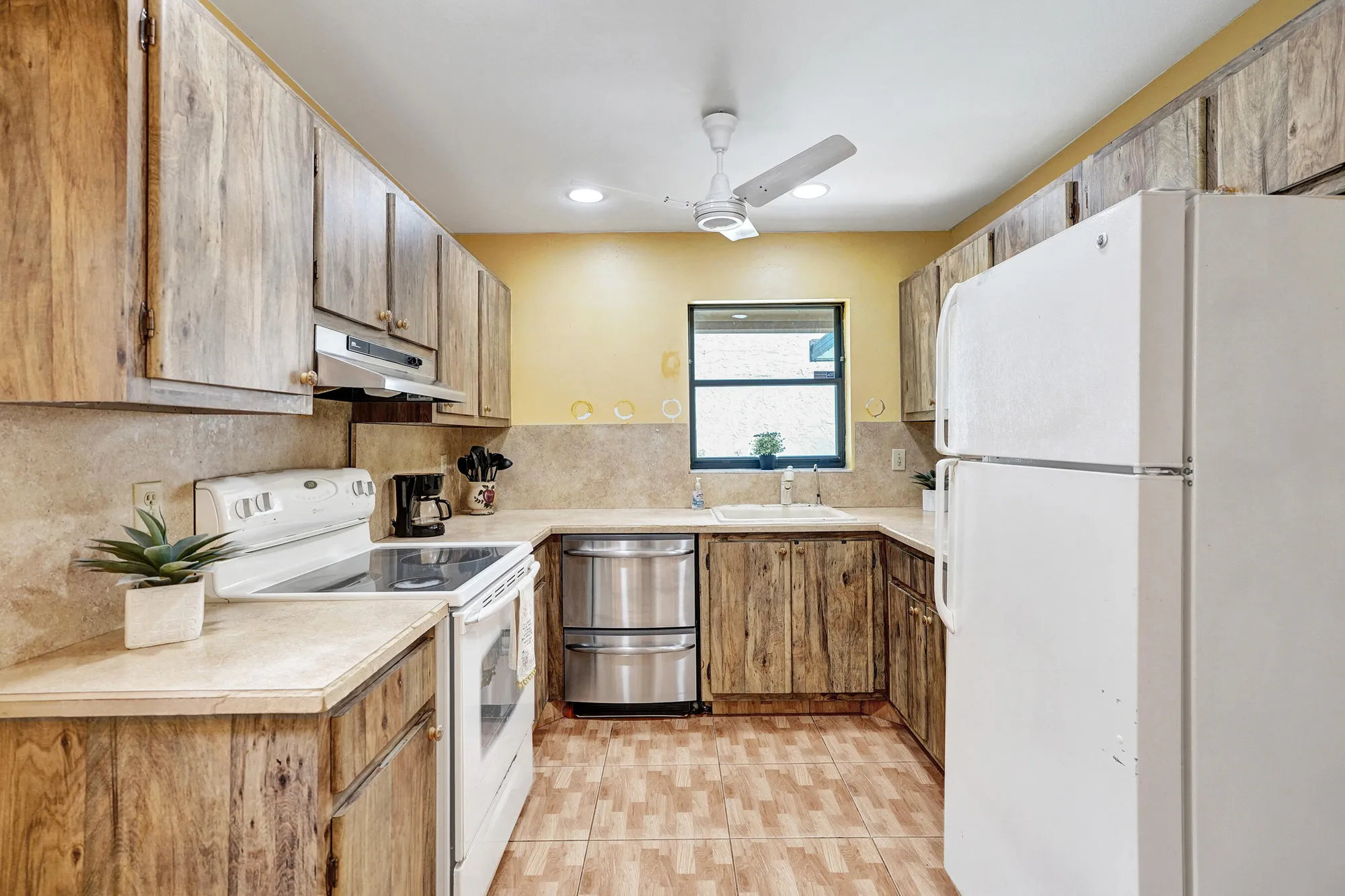 Property Slideshow image 10 of 63 | 2500 nw 10th st, Delray Beach, FL, 33445