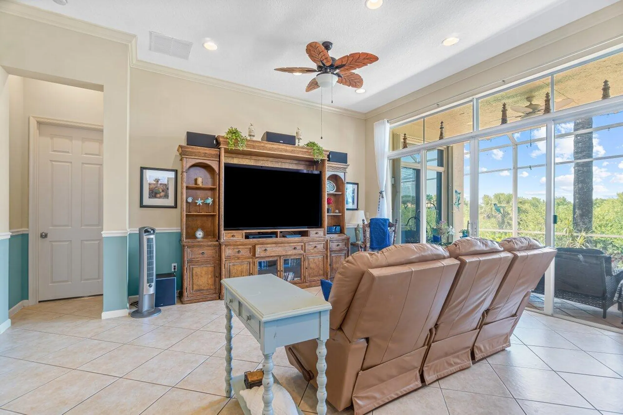 Property Slideshow image 8 of 37 | 9857 via grande, Wellington, FL, 33411