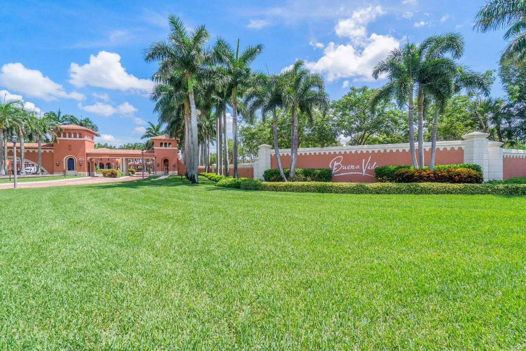 Property Slideshow image 32 of 37 | 9857 via grande, Wellington, FL, 33411