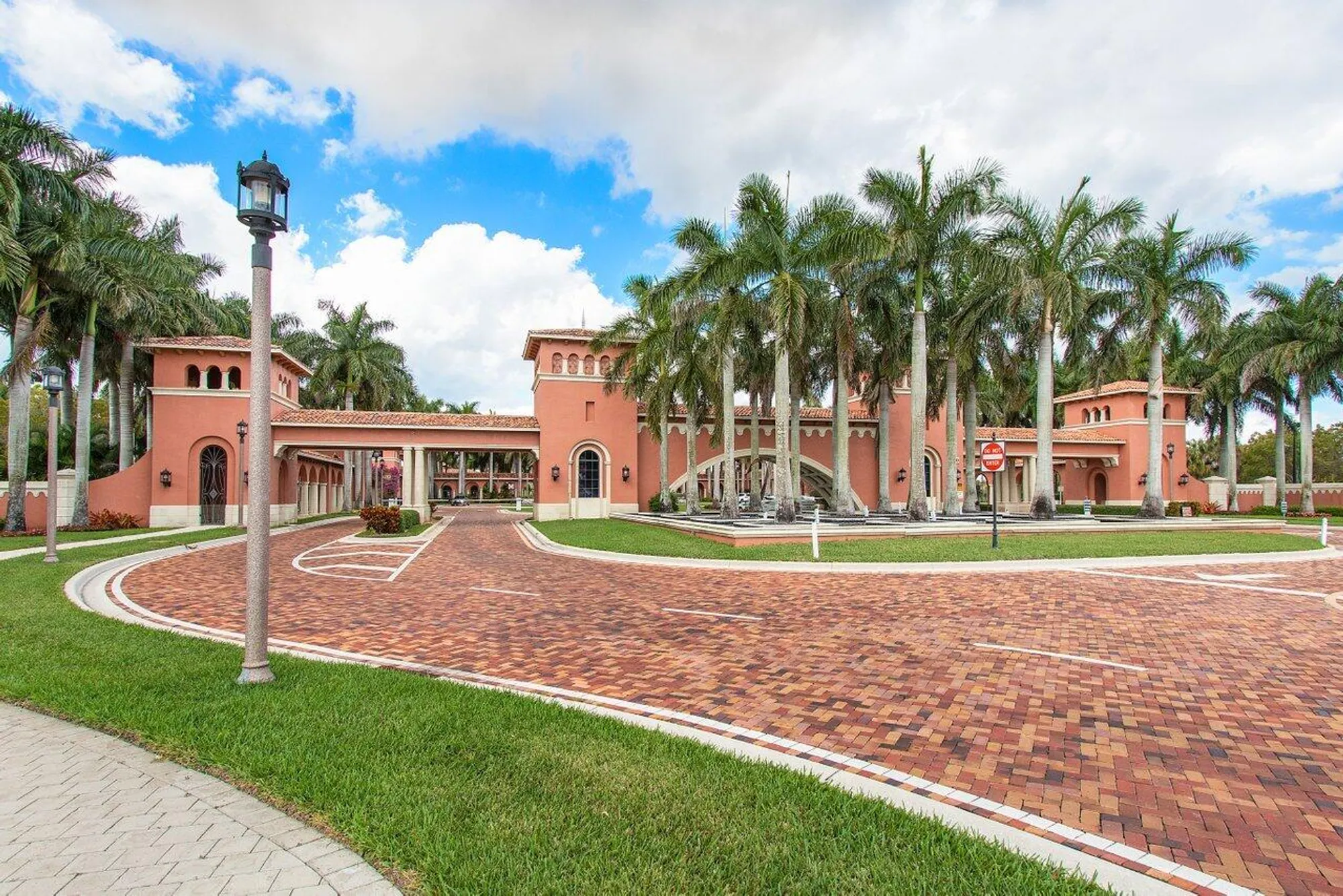 Property Slideshow image 33 of 37 | 9857 via grande, Wellington, FL, 33411