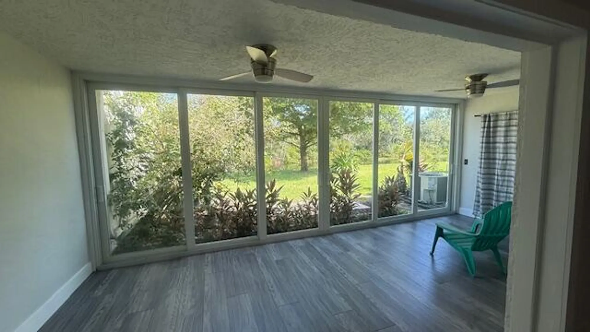 Property Slideshow image 14 of 32 | 178 lake susan ln, West Palm Beach, FL, 33411