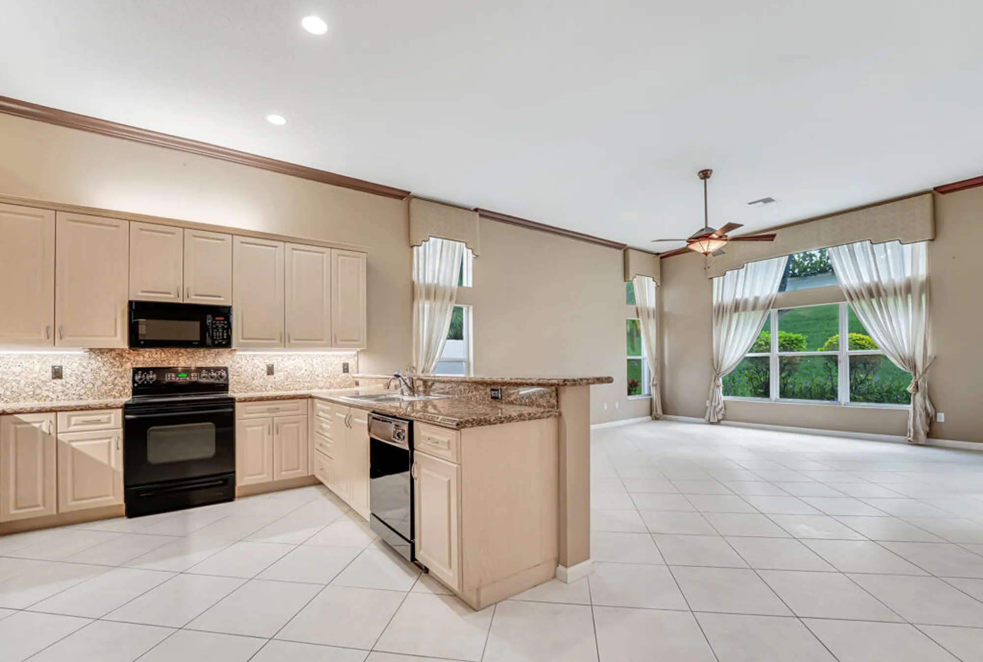 Property Slideshow image 6 of 54 | 7932 seagrape shores dr, Lake Worth, FL, 33467