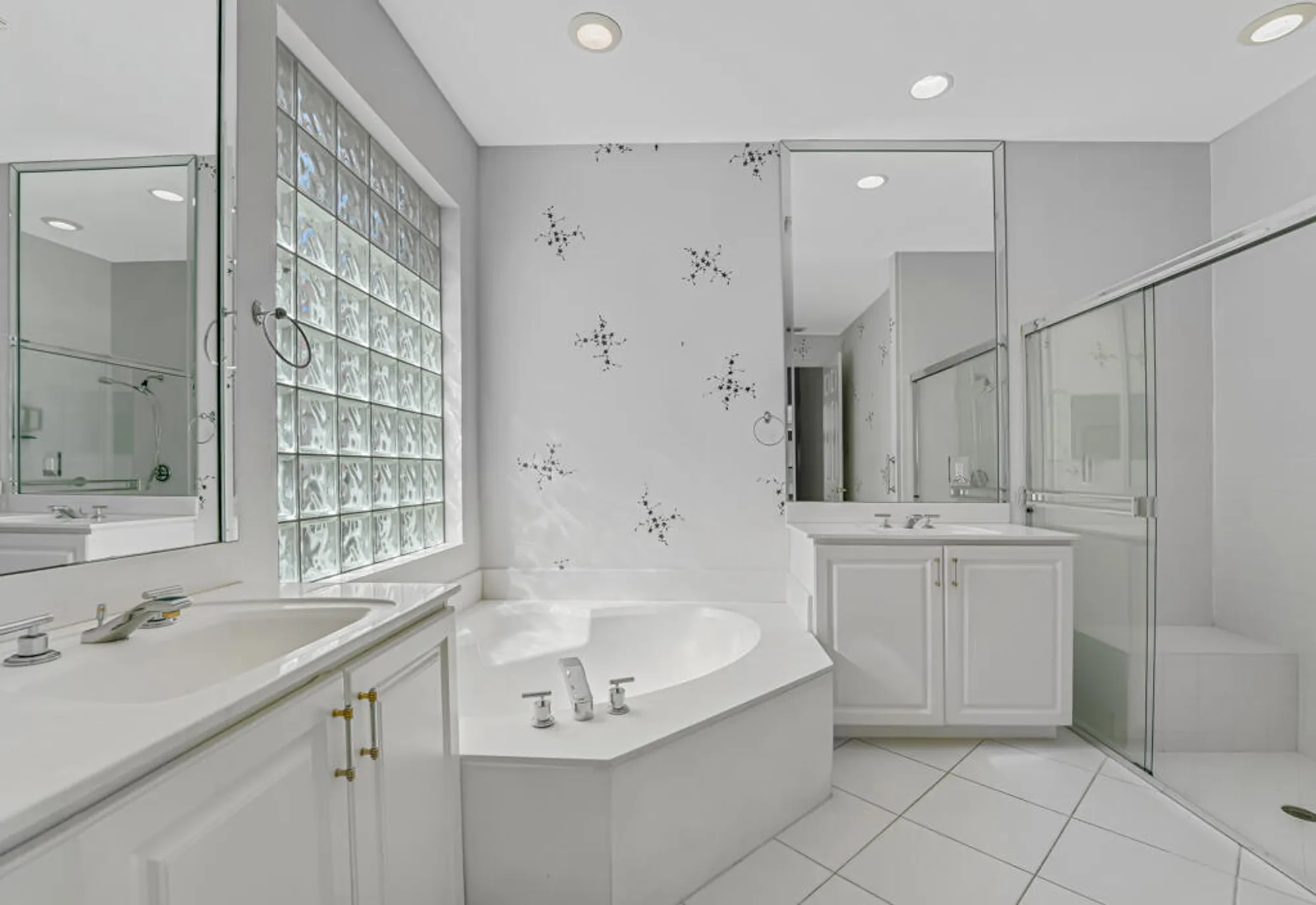 Property Slideshow image 26 of 54 | 7932 seagrape shores dr, Lake Worth, FL, 33467