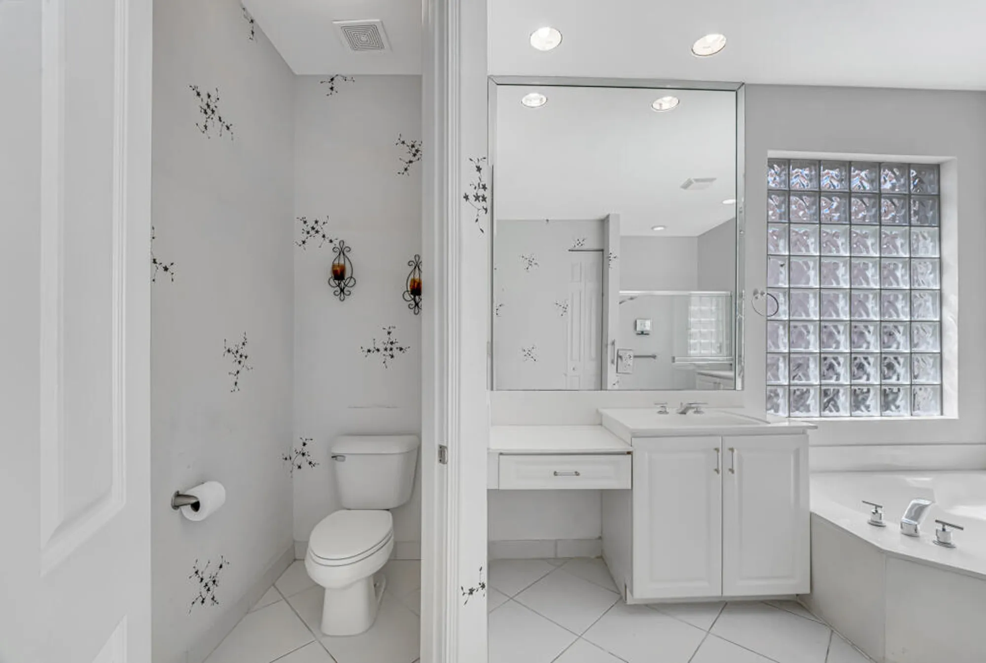 Property Slideshow image 30 of 54 | 7932 seagrape shores dr, Lake Worth, FL, 33467