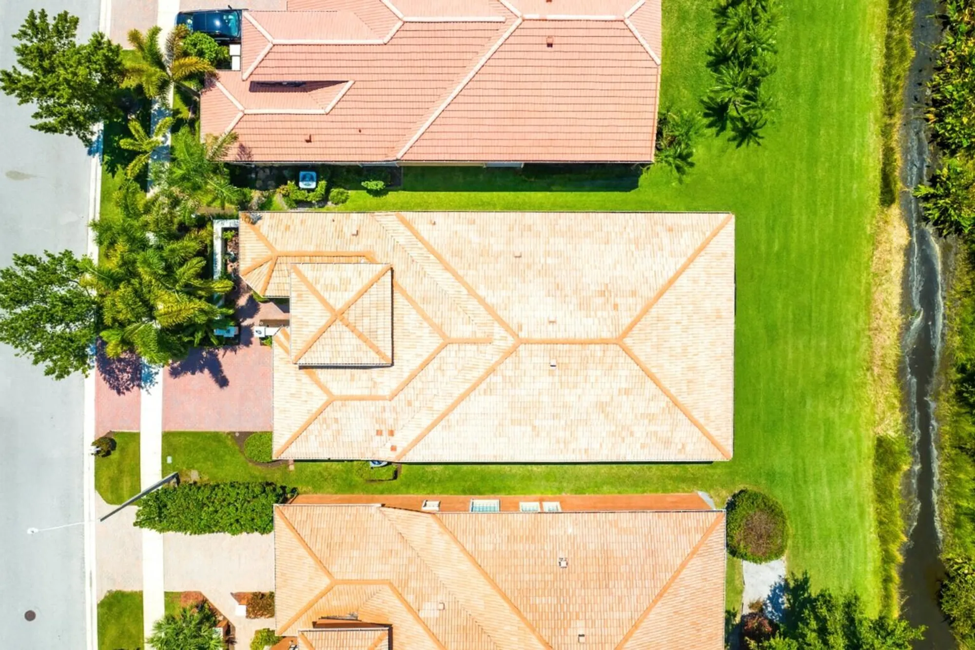 Property Slideshow image 31 of 37 | 9857 via grande, Wellington, FL, 33411