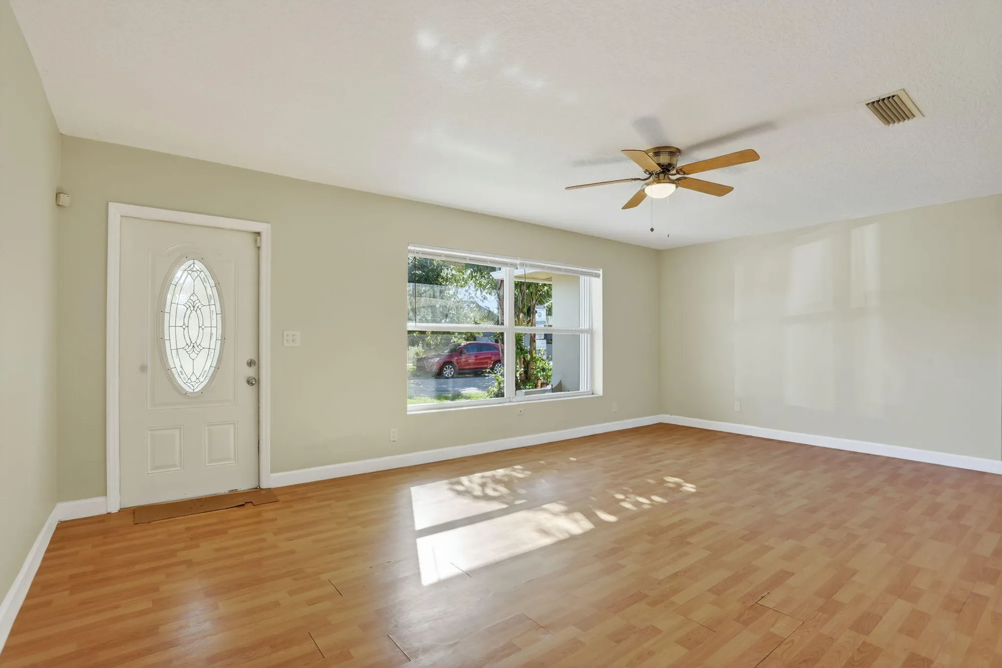 Property Slideshow image 5 of 51 | 1190 nw 69th ave, Margate, FL, 33063