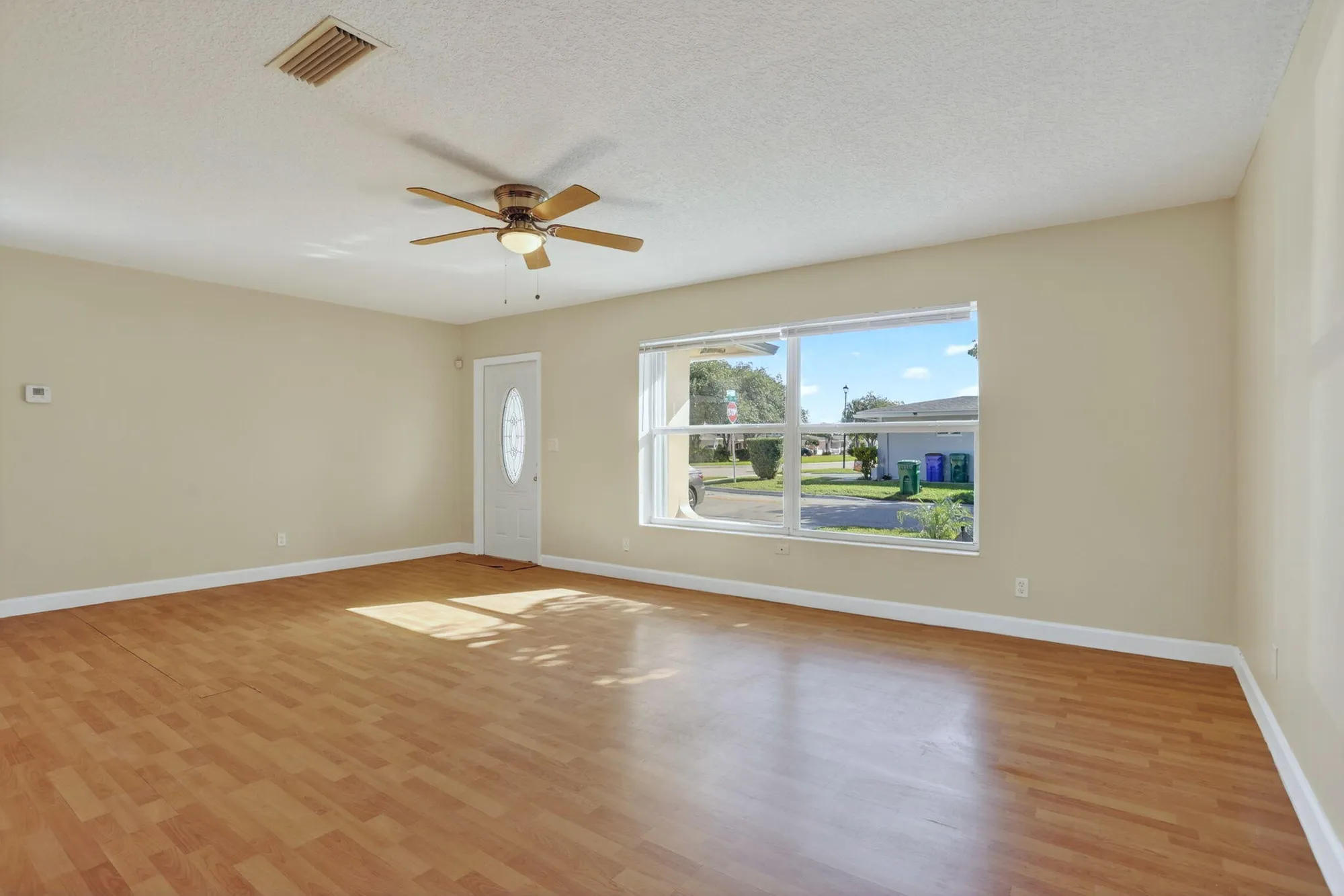 Property Slideshow image 6 of 51 | 1190 nw 69th ave, Margate, FL, 33063