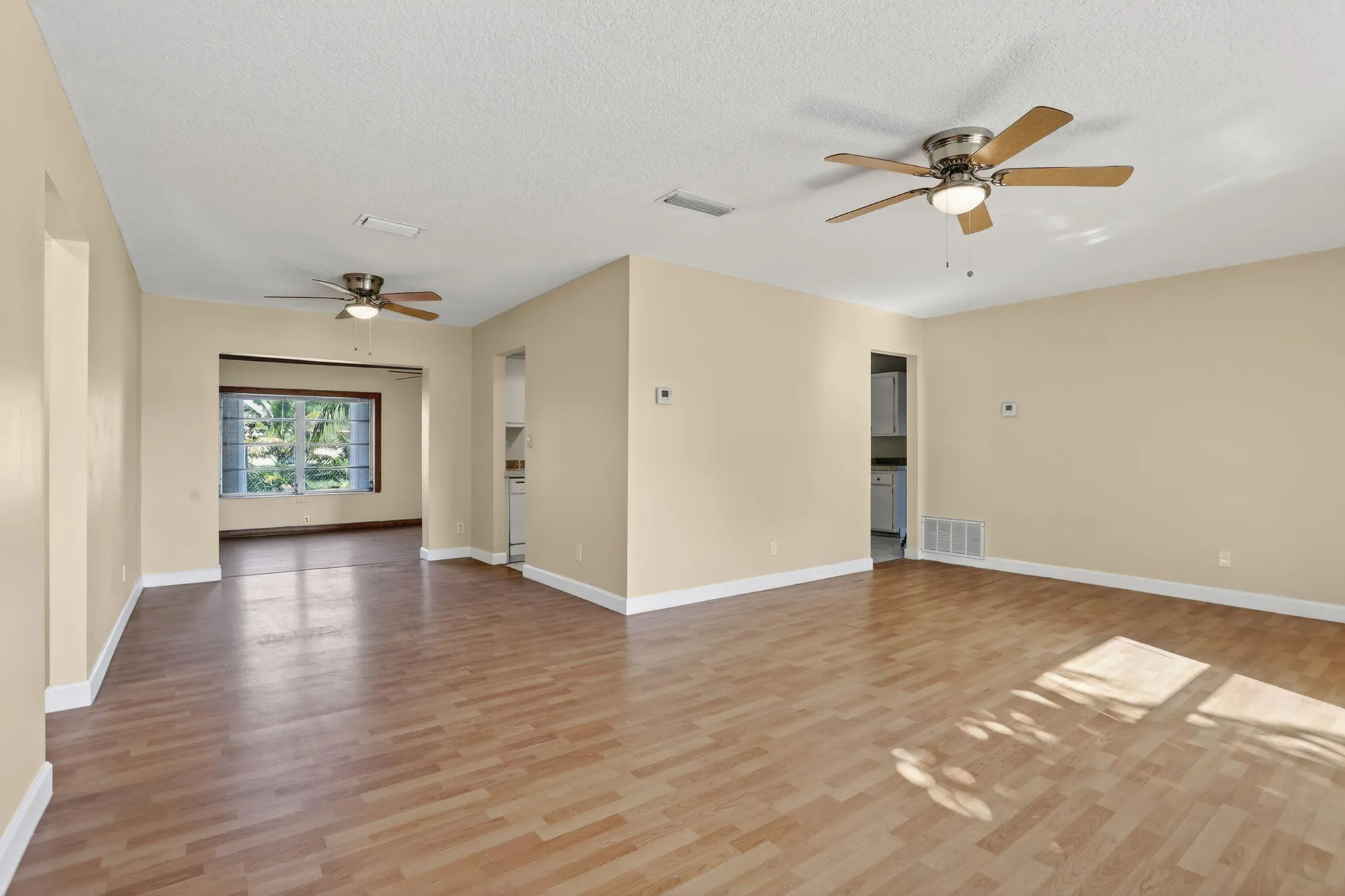Property Slideshow image 7 of 51 | 1190 nw 69th ave, Margate, FL, 33063