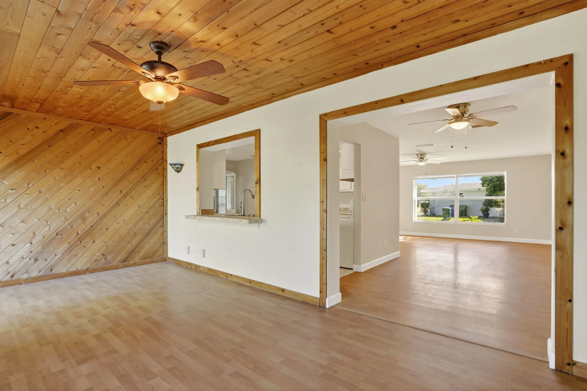 Property Slideshow image 11 of 51 | 1190 nw 69th ave, Margate, FL, 33063