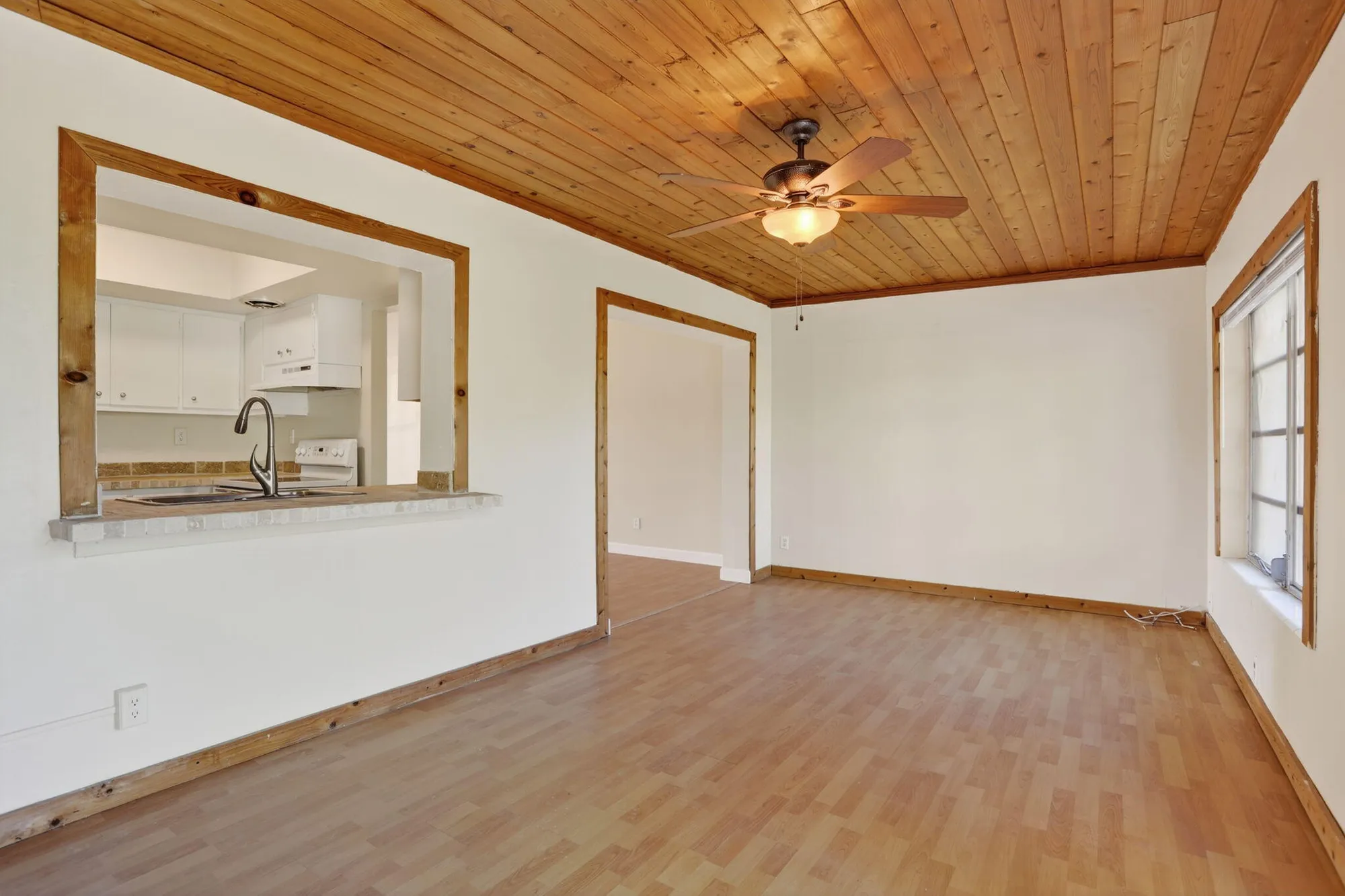 Property Slideshow image 13 of 51 | 1190 nw 69th ave, Margate, FL, 33063