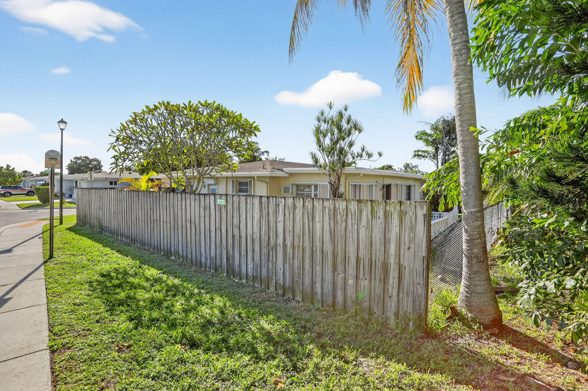 Property Slideshow image 28 of 51 | 1190 nw 69th ave, Margate, FL, 33063