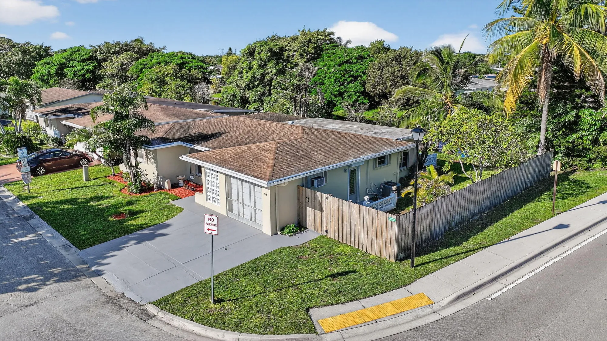 Property Slideshow image 38 of 51 | 1190 nw 69th ave, Margate, FL, 33063