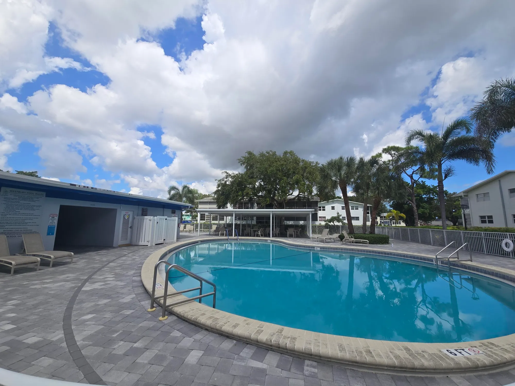 Property Slideshow image 9 of 28 | 2010 westbury f # 2010, Deerfield Beach, FL, 33442