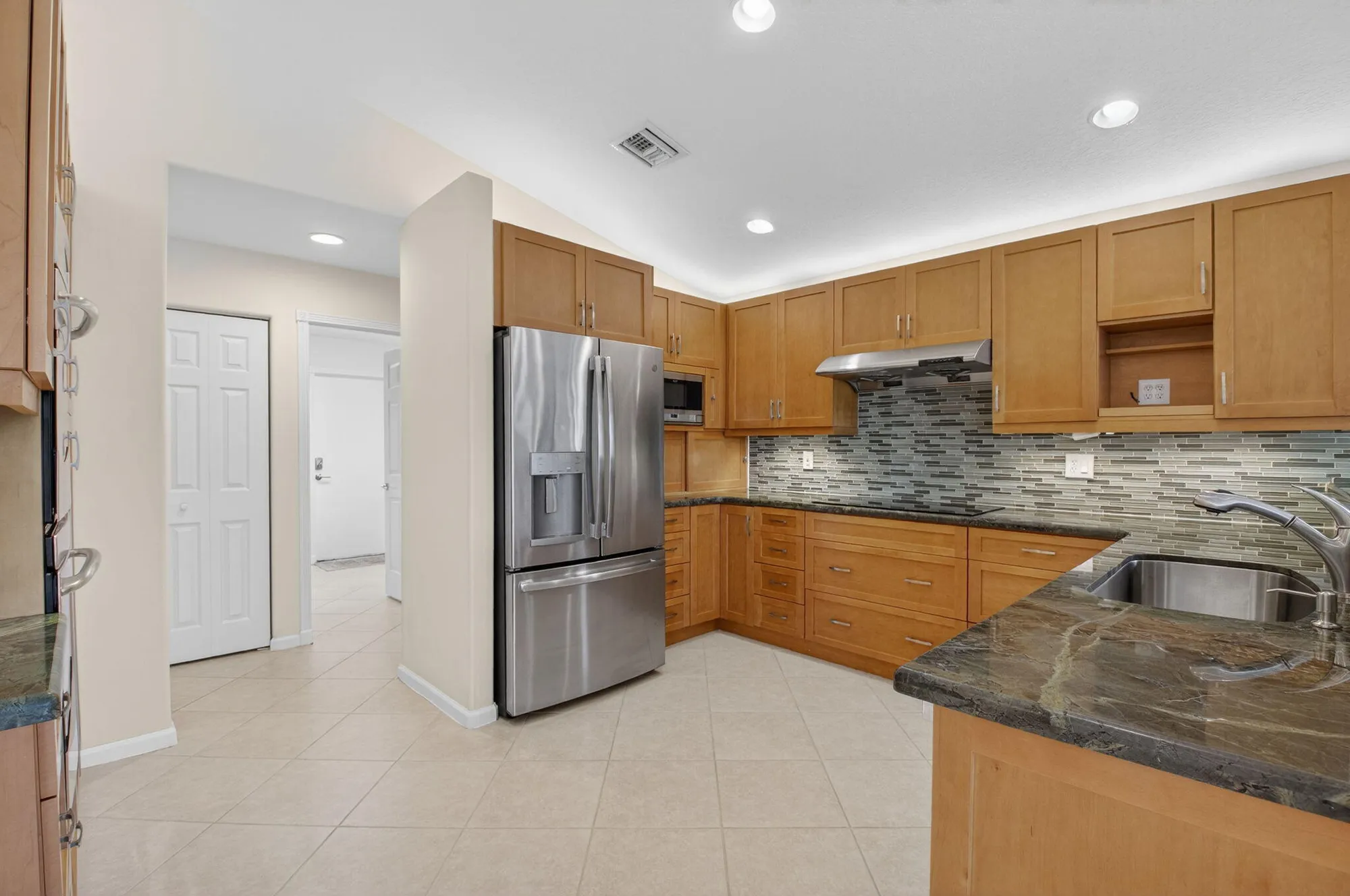 Property Slideshow image 14 of 81 | 13221 alhambra lake cir, Delray Beach, FL, 33446