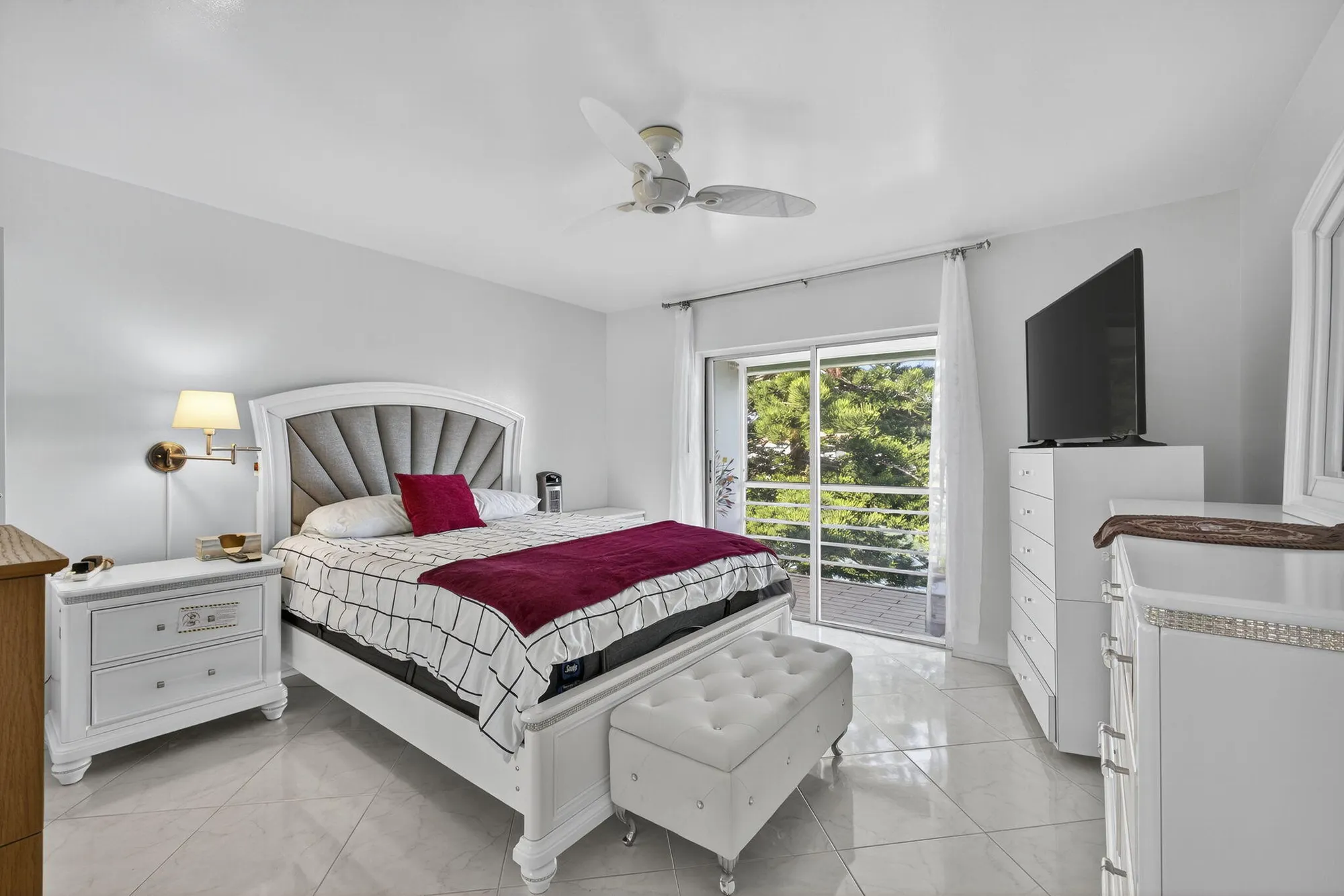 Property Slideshow image 14 of 79 | 114 somerset f, West Palm Beach, FL, 33417