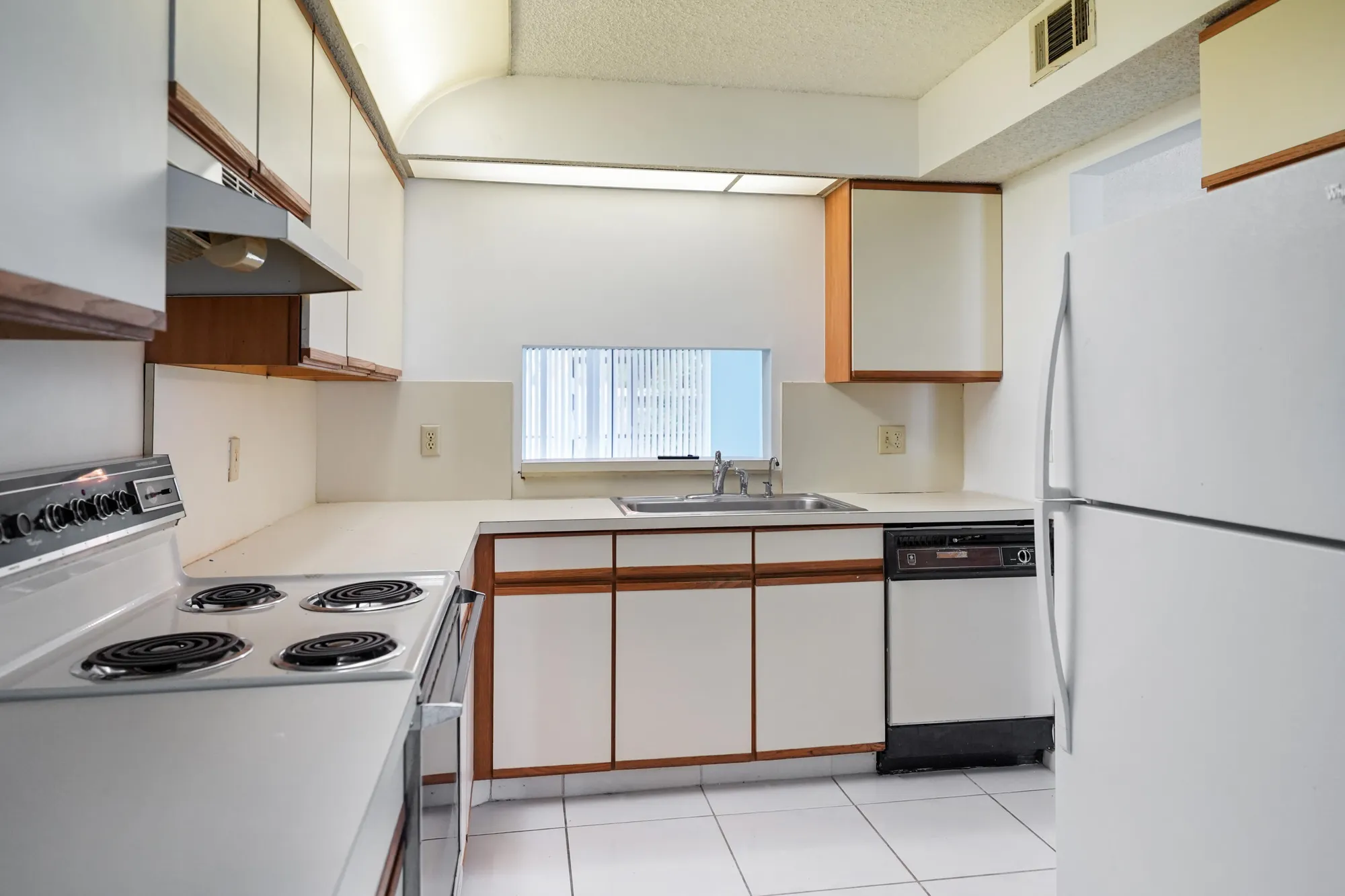 Property Slideshow image 4 of 23 | 10204 mangrove dr apt 103, Boynton Beach, FL, 33437