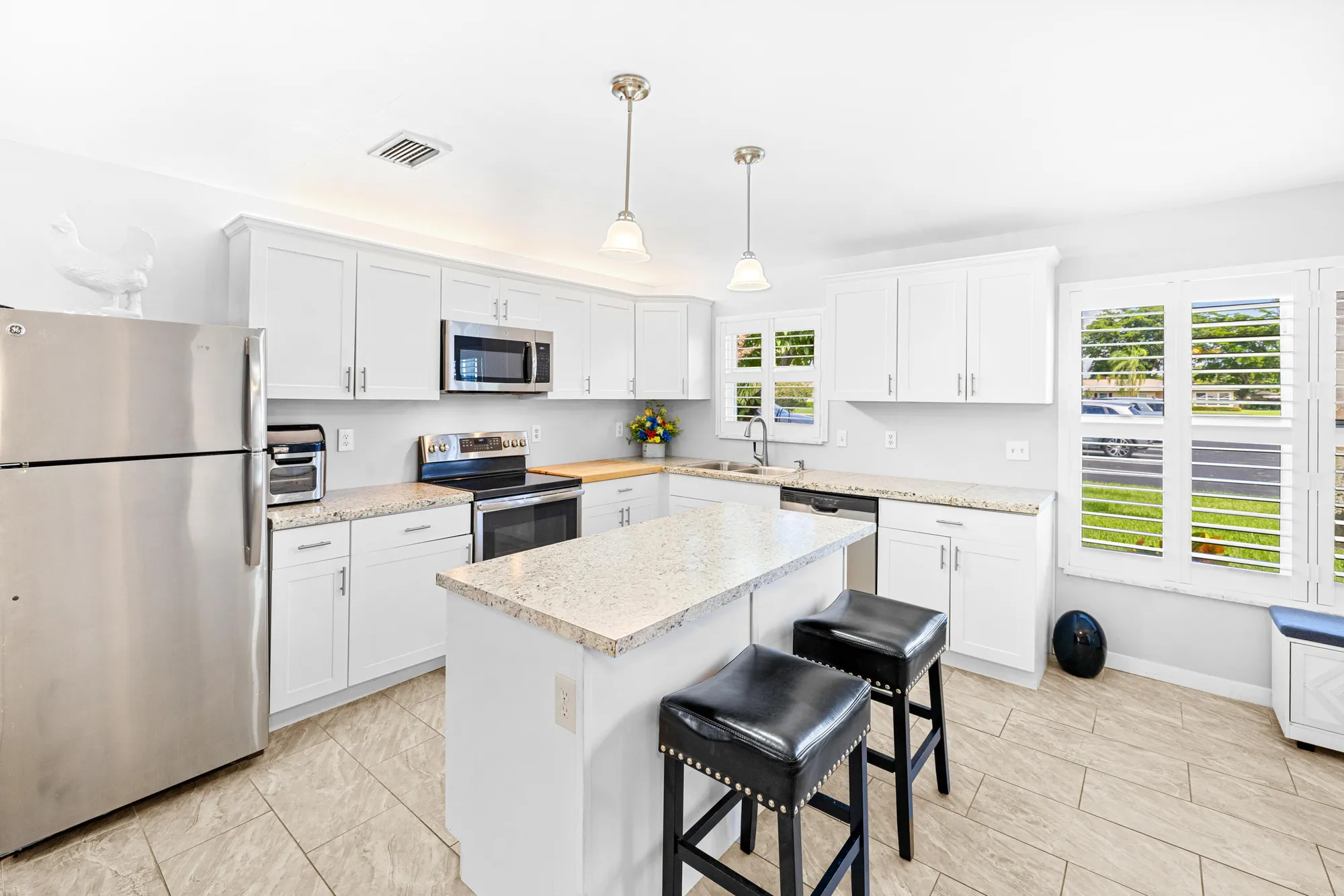 Property Slideshow image 7 of 28 | 1012 circle ter b, Delray Beach, FL, 33445