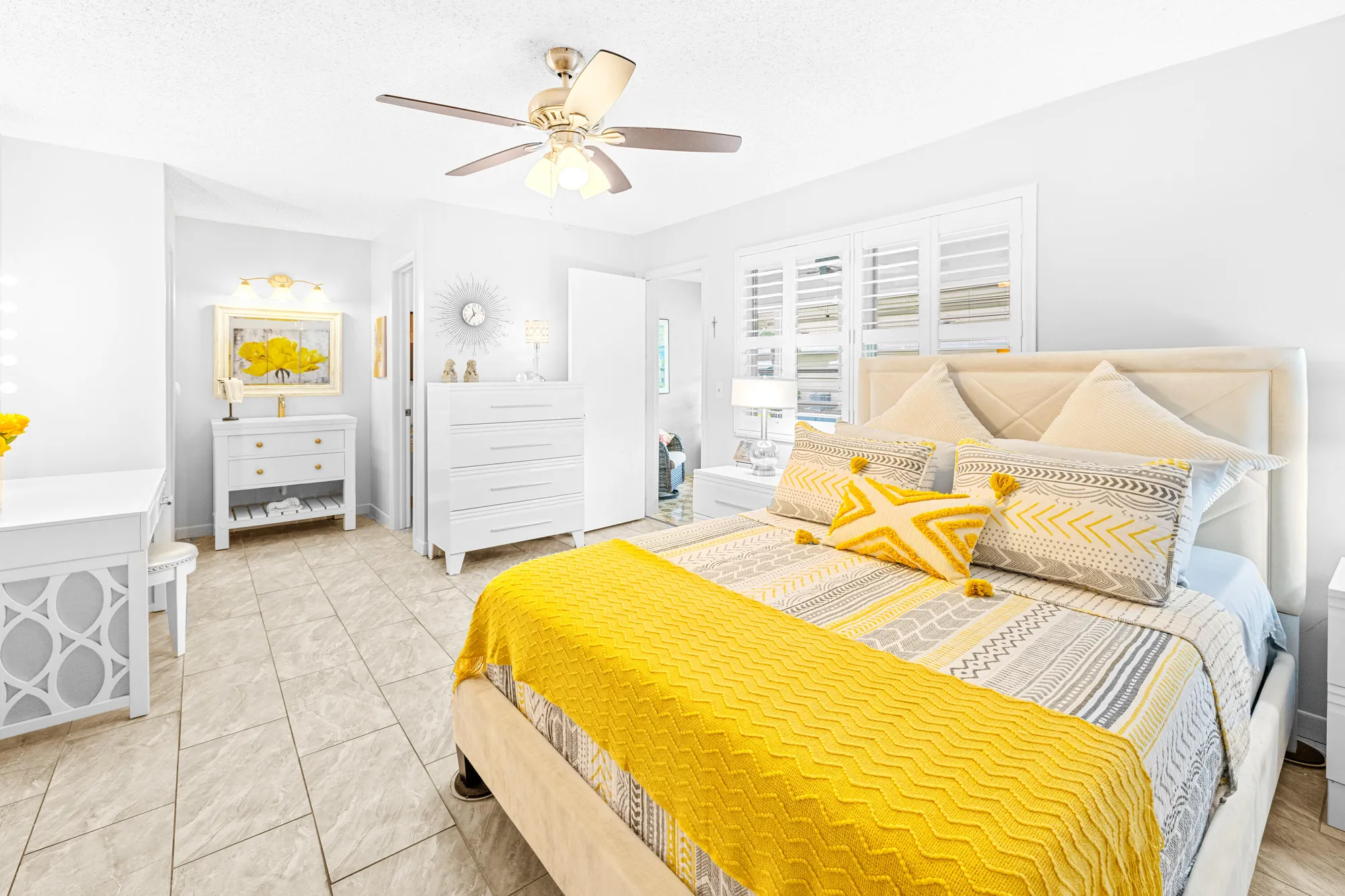 Property Slideshow image 12 of 28 | 1012 circle ter b, Delray Beach, FL, 33445