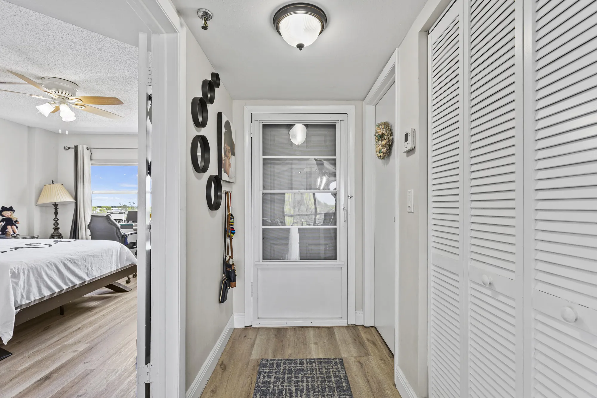 Property Slideshow image 2 of 41 | 3465 via poinciana apt 606, Lake Worth, FL, 33467