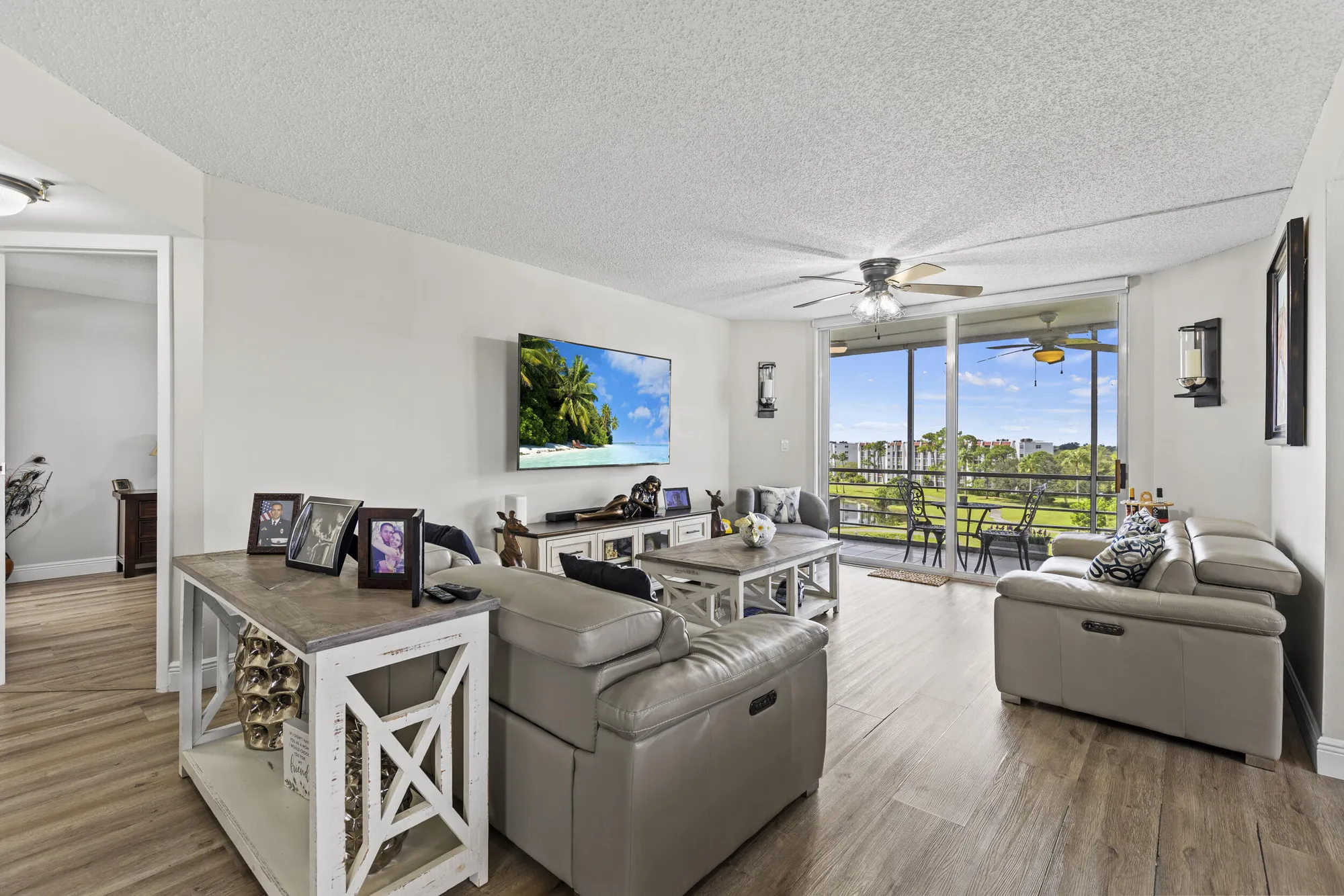 Property Slideshow image 8 of 41 | 3465 via poinciana apt 606, Lake Worth, FL, 33467