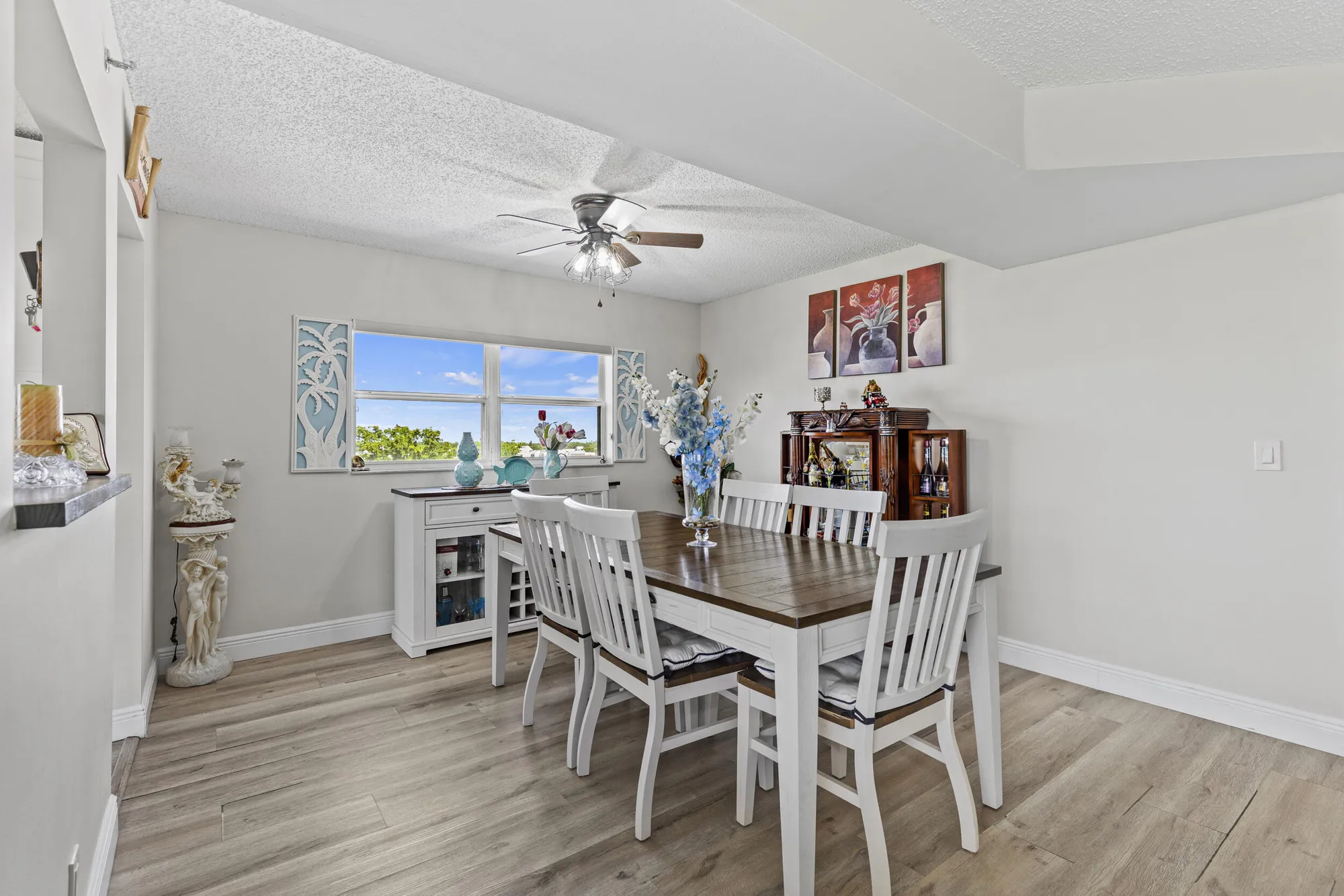 Property Slideshow image 10 of 41 | 3465 via poinciana apt 606, Lake Worth, FL, 33467