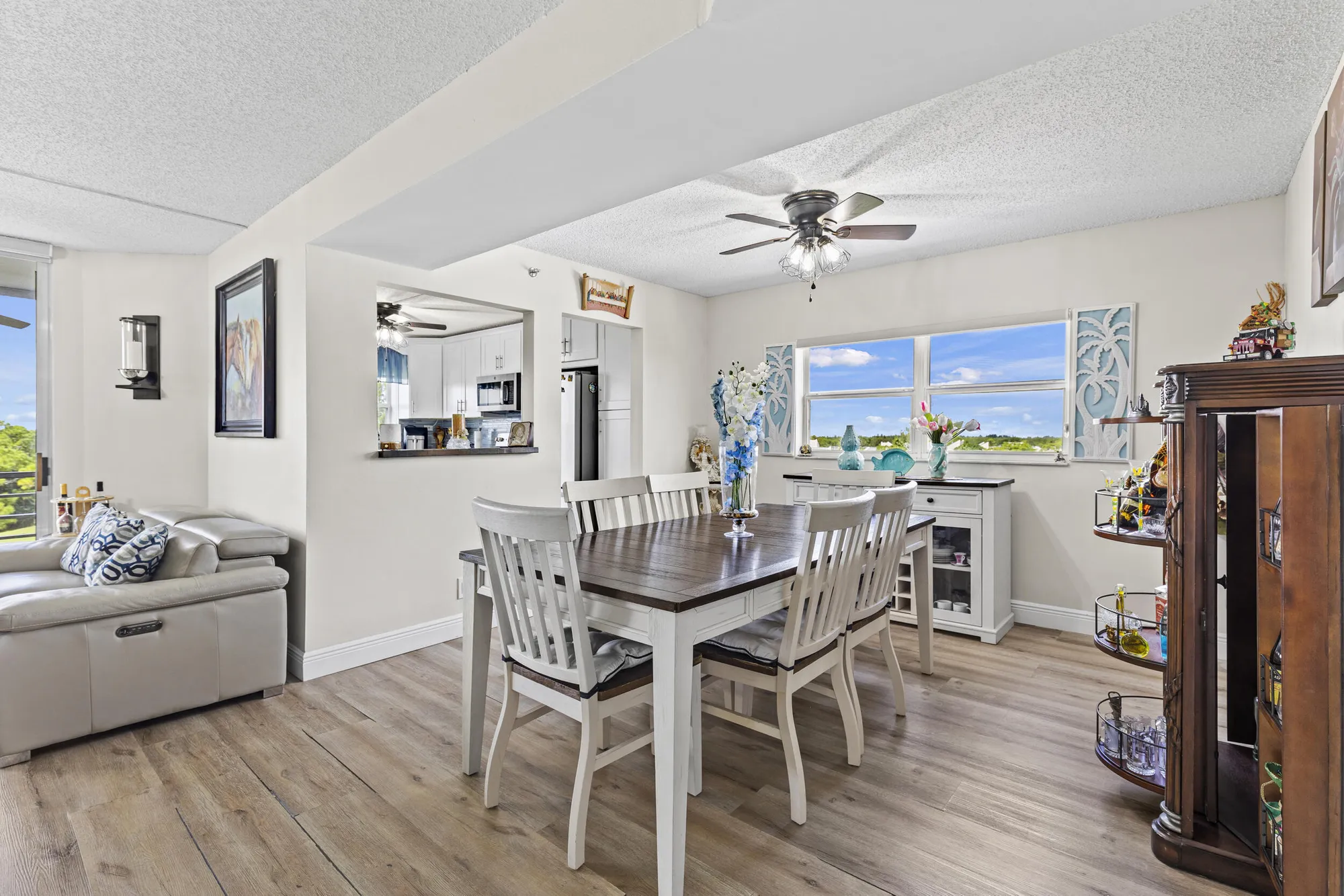 Property Slideshow image 13 of 41 | 3465 via poinciana apt 606, Lake Worth, FL, 33467
