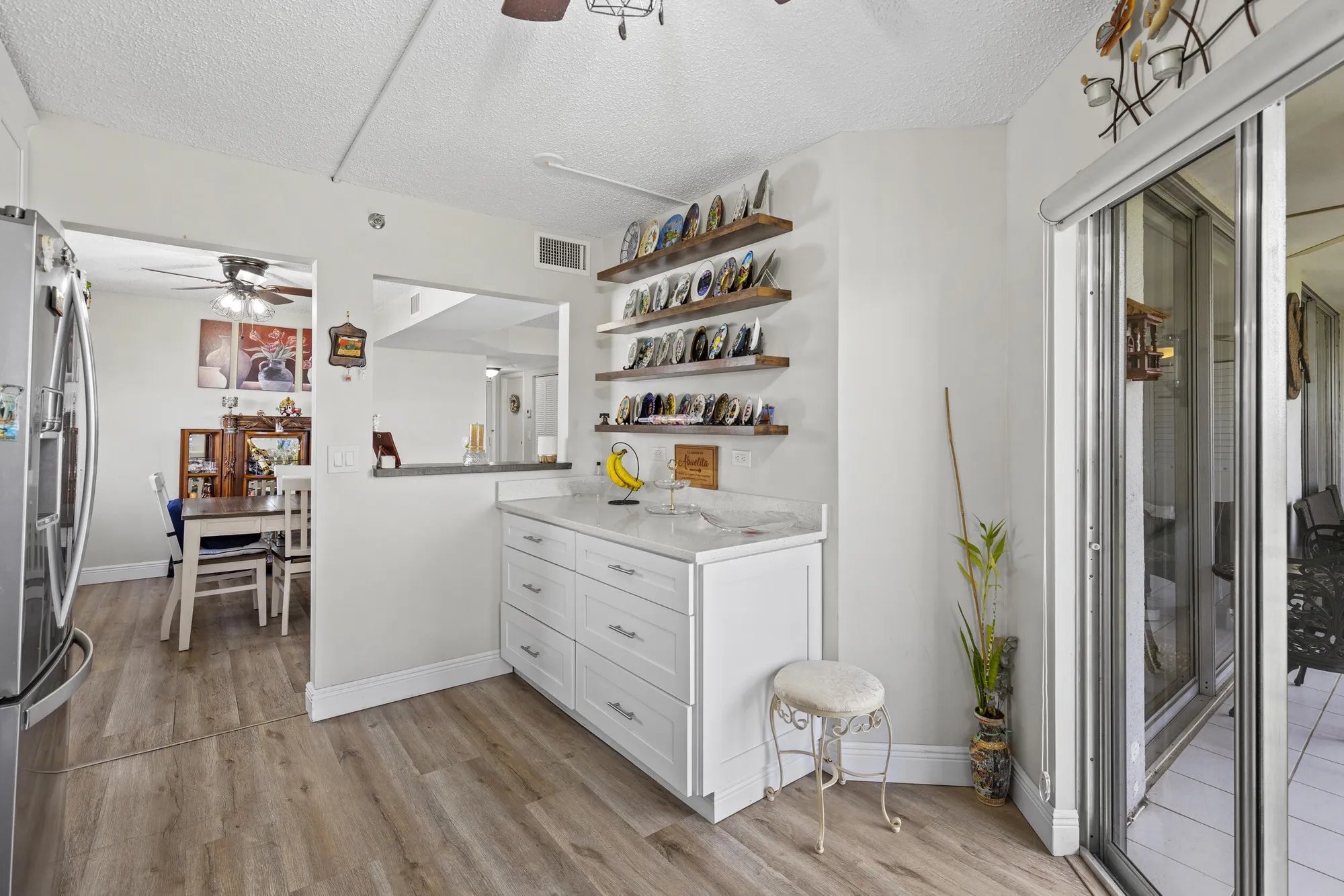 Property Slideshow image 15 of 41 | 3465 via poinciana apt 606, Lake Worth, FL, 33467