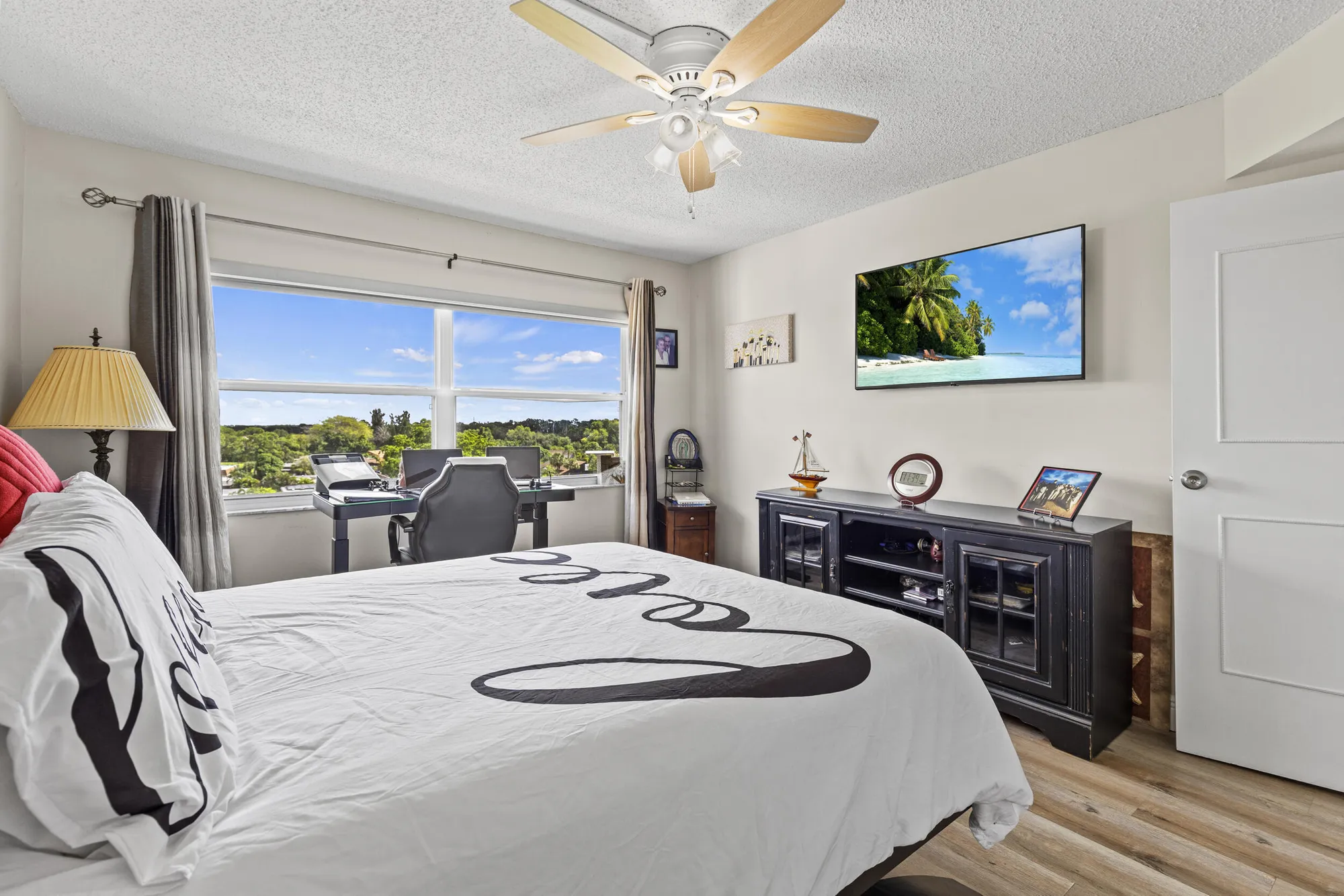 Property Slideshow image 18 of 41 | 3465 via poinciana apt 606, Lake Worth, FL, 33467