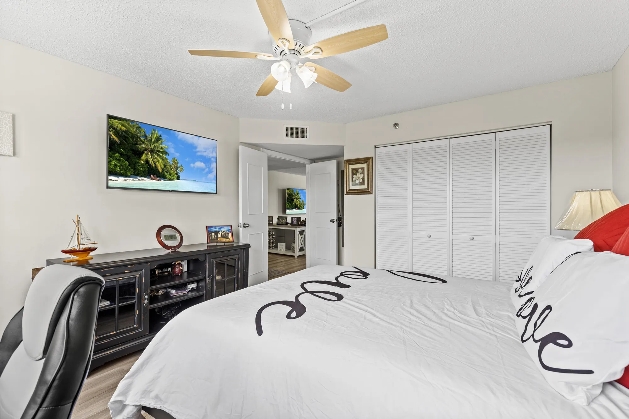 Property Slideshow image 20 of 41 | 3465 via poinciana apt 606, Lake Worth, FL, 33467