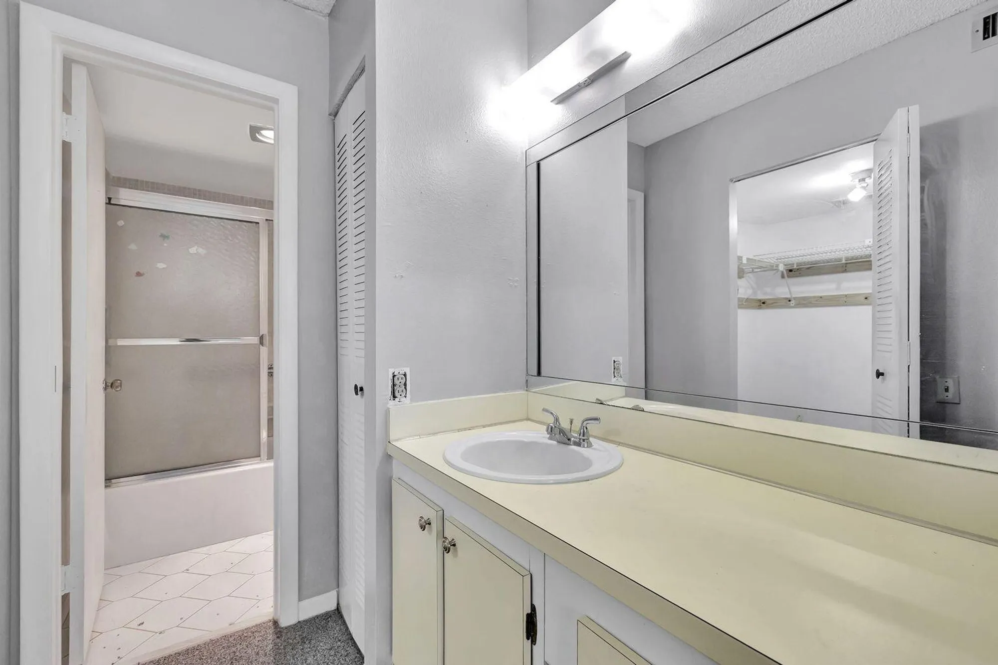 Property Slideshow image 11 of 15 | 9300 lime bay blvd 302, Tamarac, FL, 33321