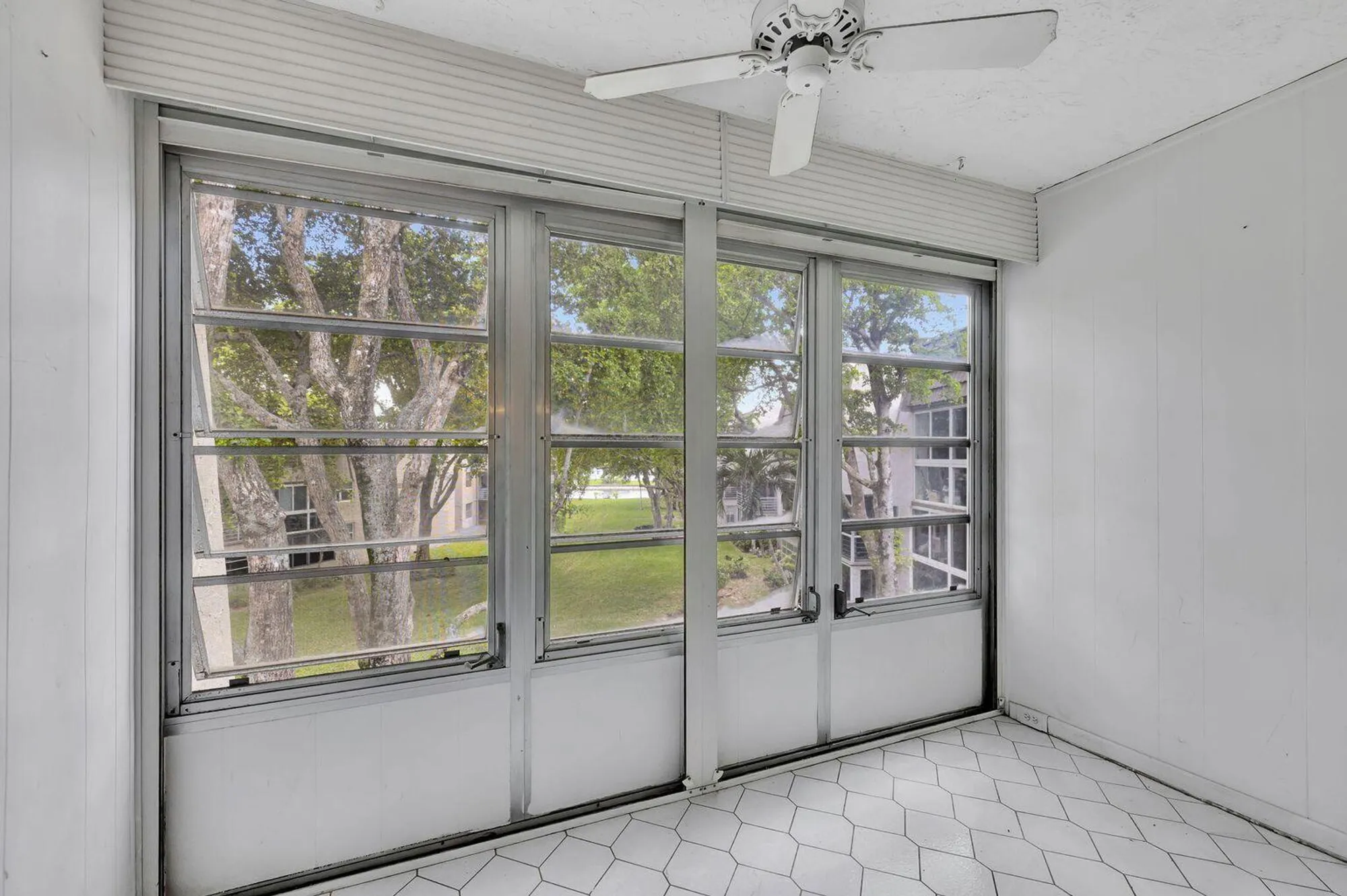 Property Slideshow image 13 of 15 | 9300 lime bay blvd 302, Tamarac, FL, 33321