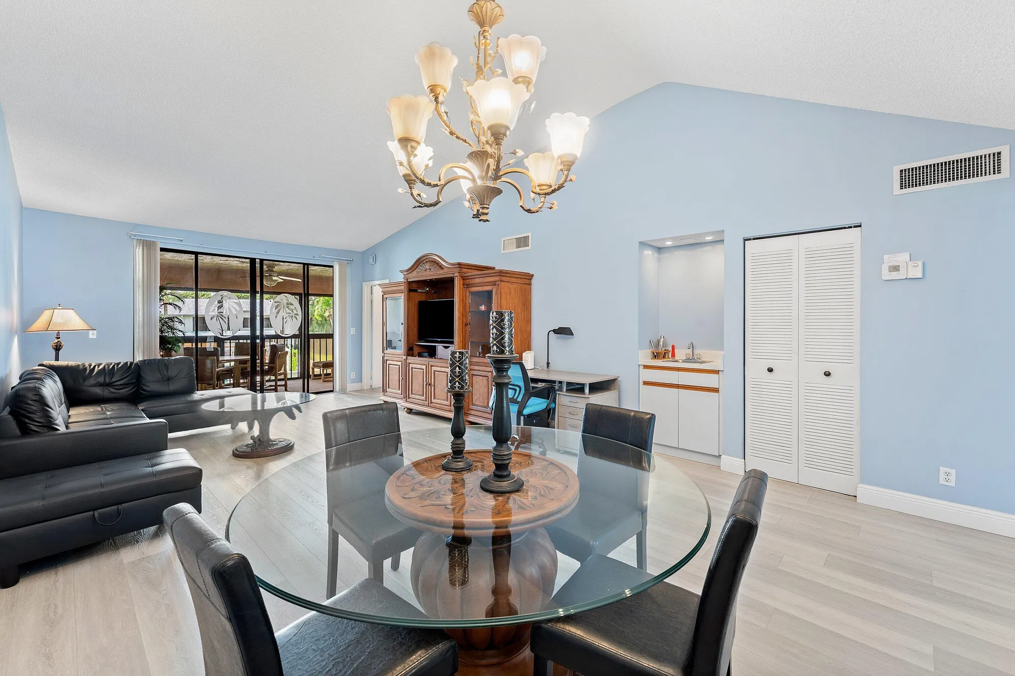 Property Slideshow image 8 of 24 | 7465 glendevon ln apt 1207, Delray Beach, FL, 33446