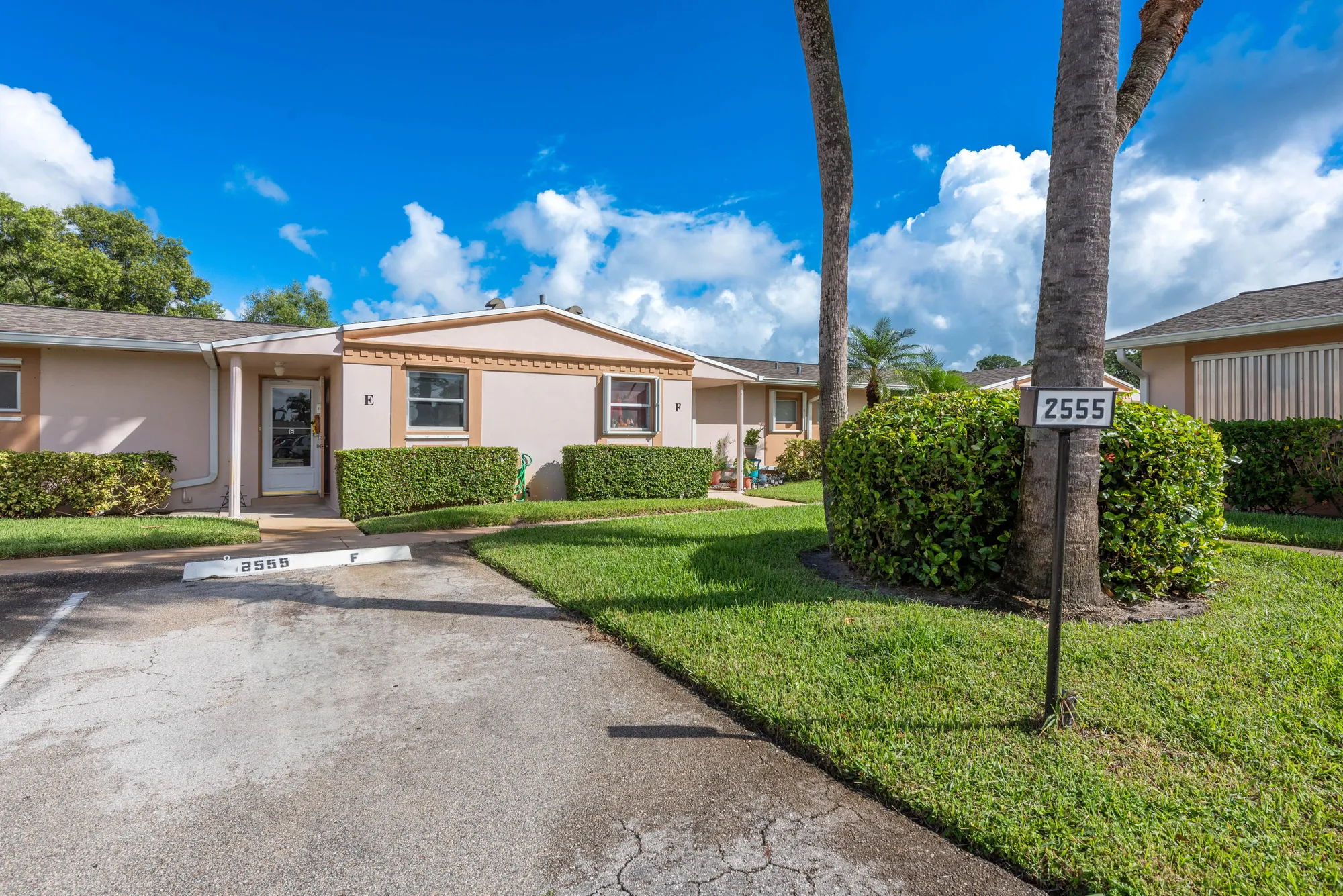 Property Slideshow image 4 of 28 | 2555 dudley dr e, West Palm Beach, FL, 33415
