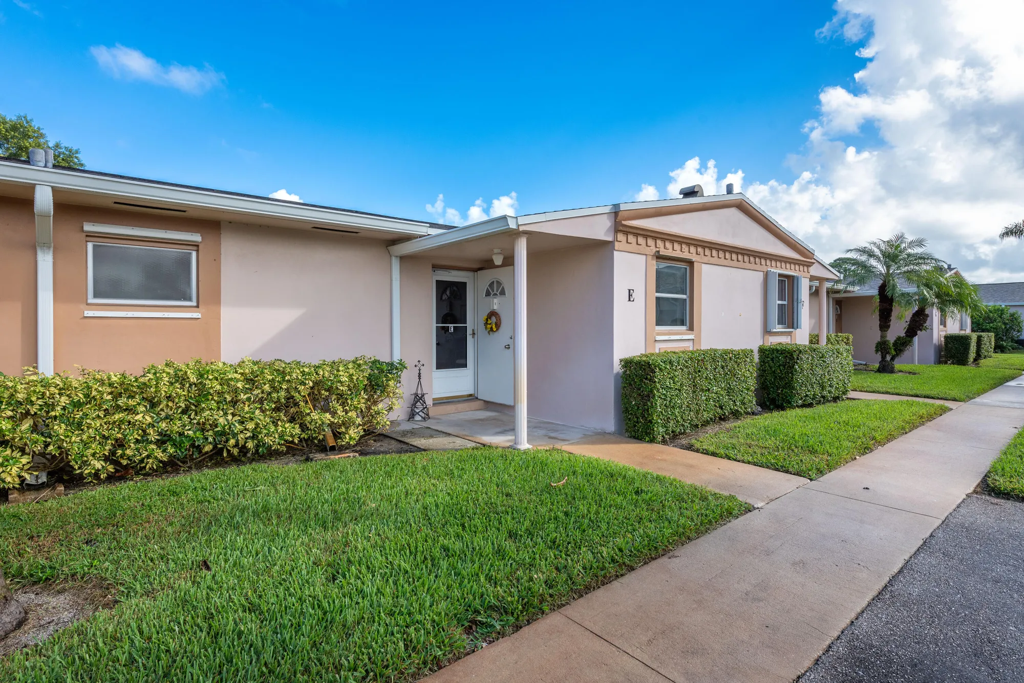 Property Slideshow image 5 of 28 | 2555 dudley dr e, West Palm Beach, FL, 33415