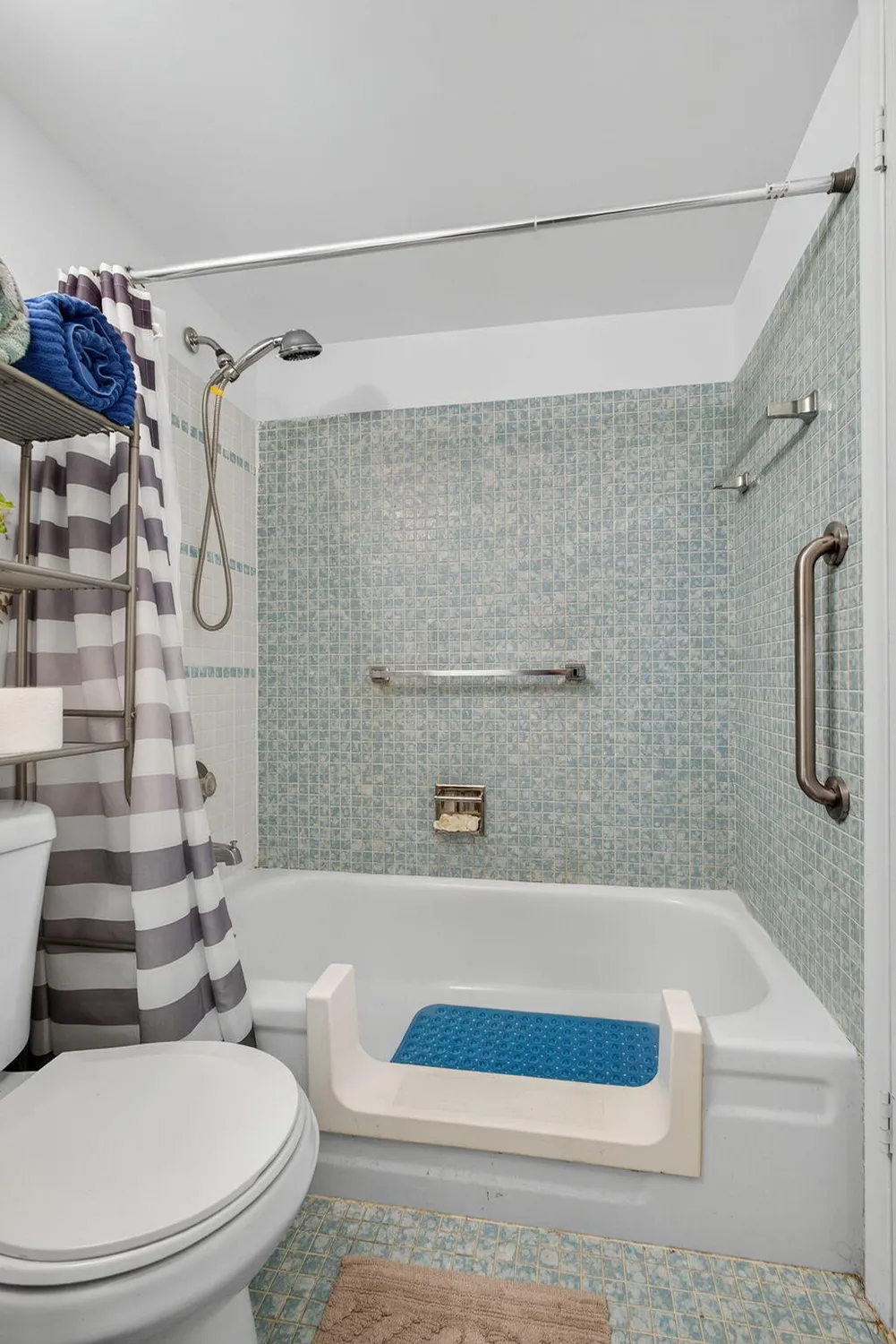 Property Slideshow image 14 of 34 | 413 southampton a a, West Palm Beach, FL, 33417