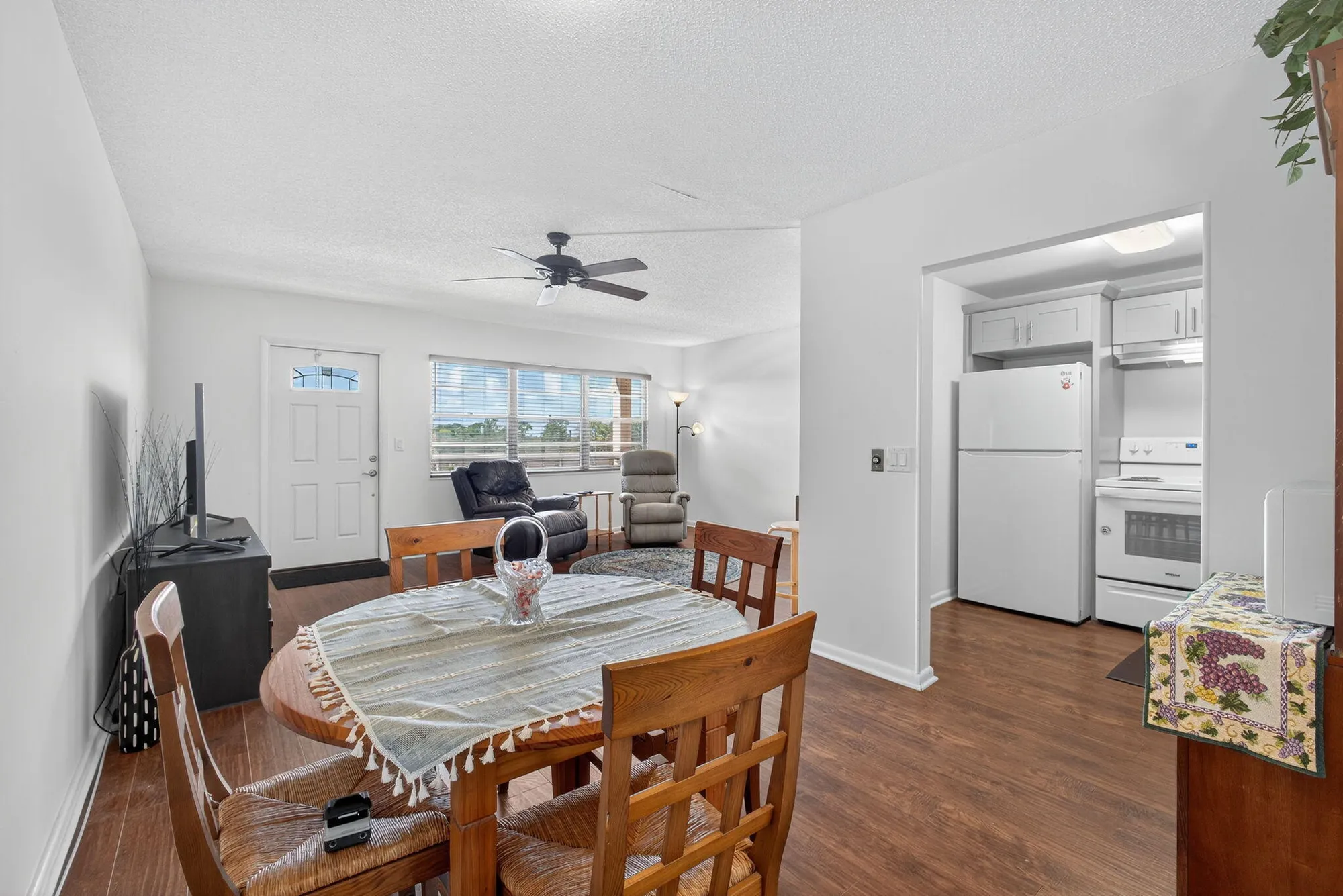 Property Slideshow image 8 of 34 | 413 southampton a a, West Palm Beach, FL, 33417