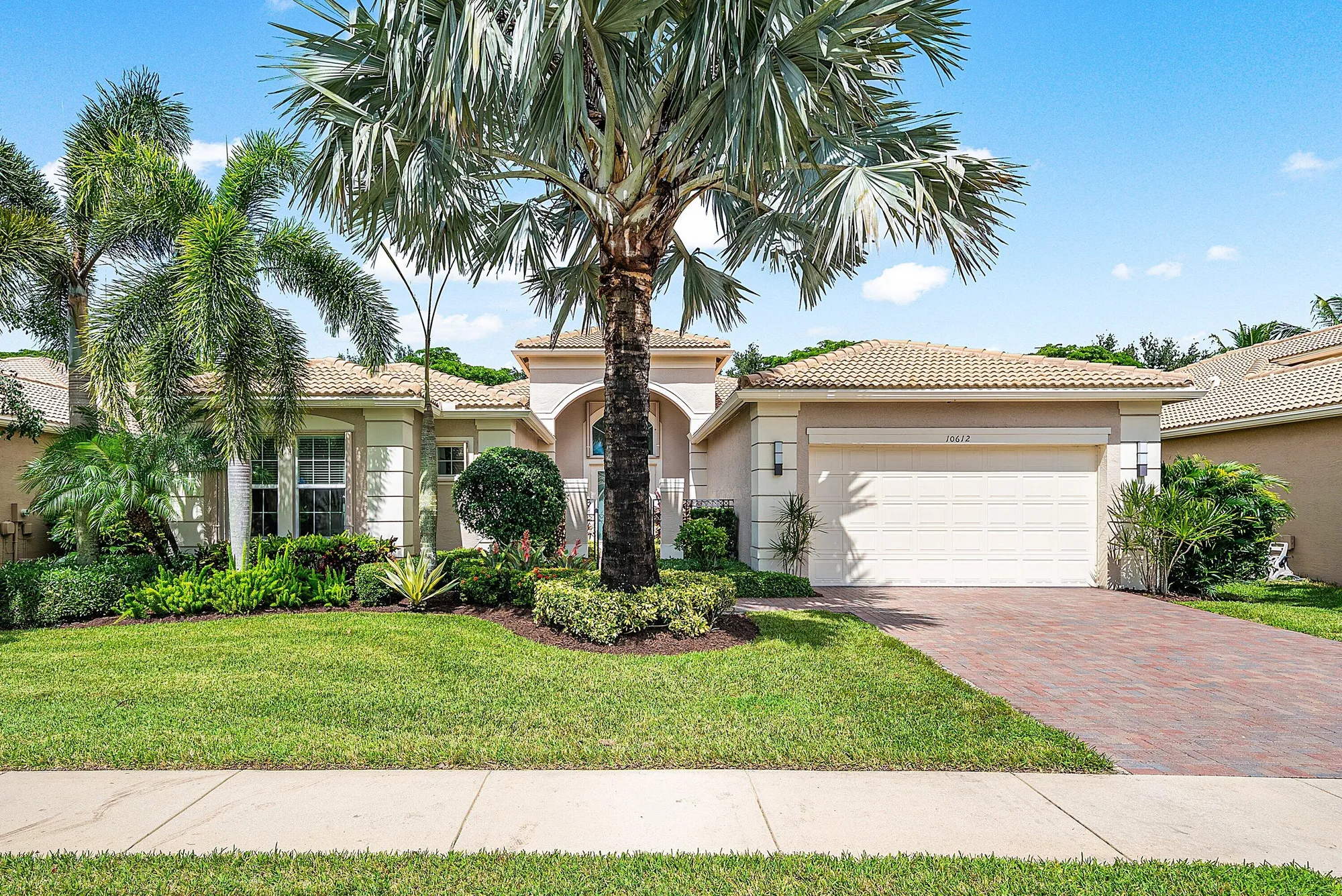 Property Slideshow image 2 of 44 | 10612 whitewind cir, Boynton Beach, FL, 33473