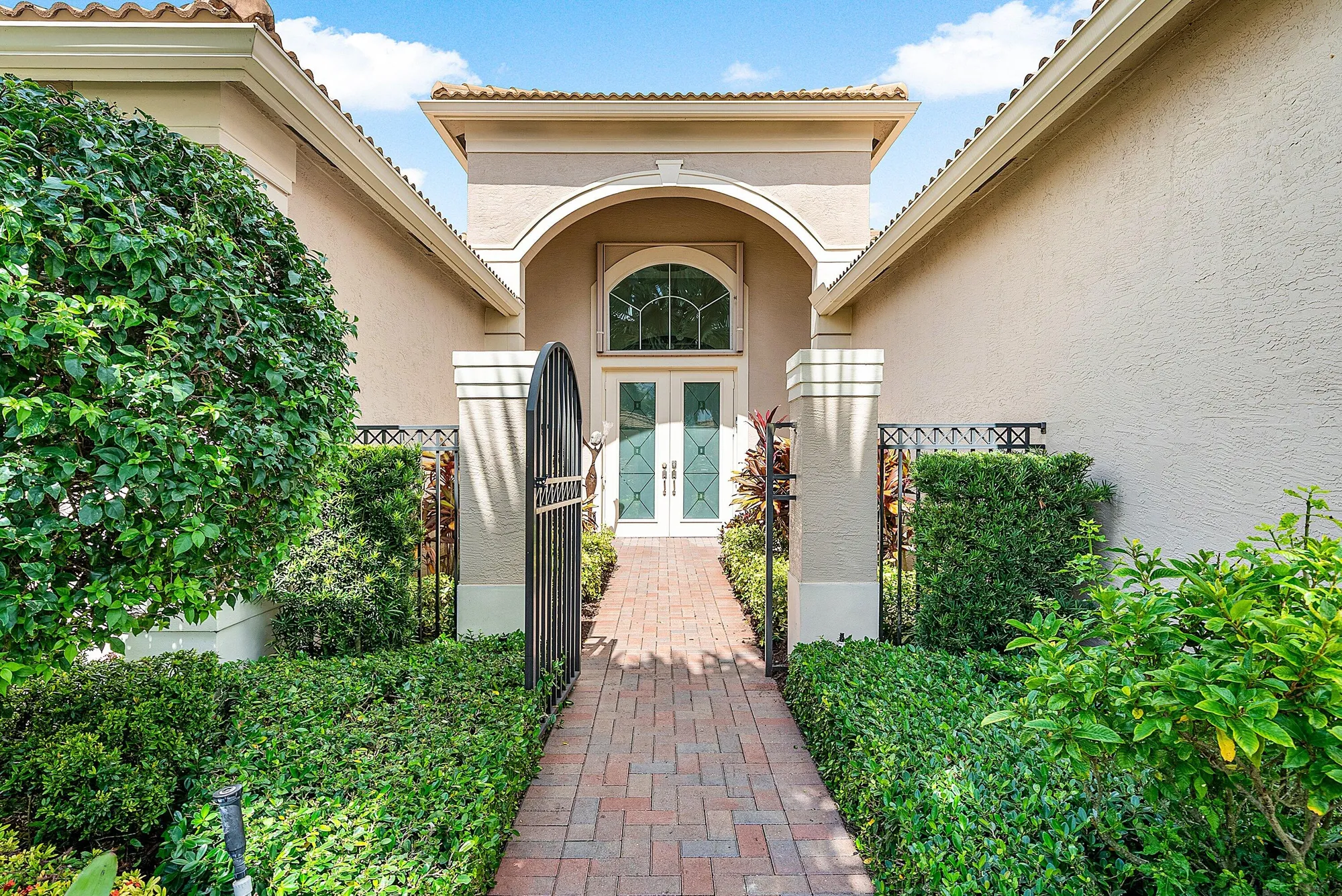 Property Slideshow image 9 of 44 | 10612 whitewind cir, Boynton Beach, FL, 33473