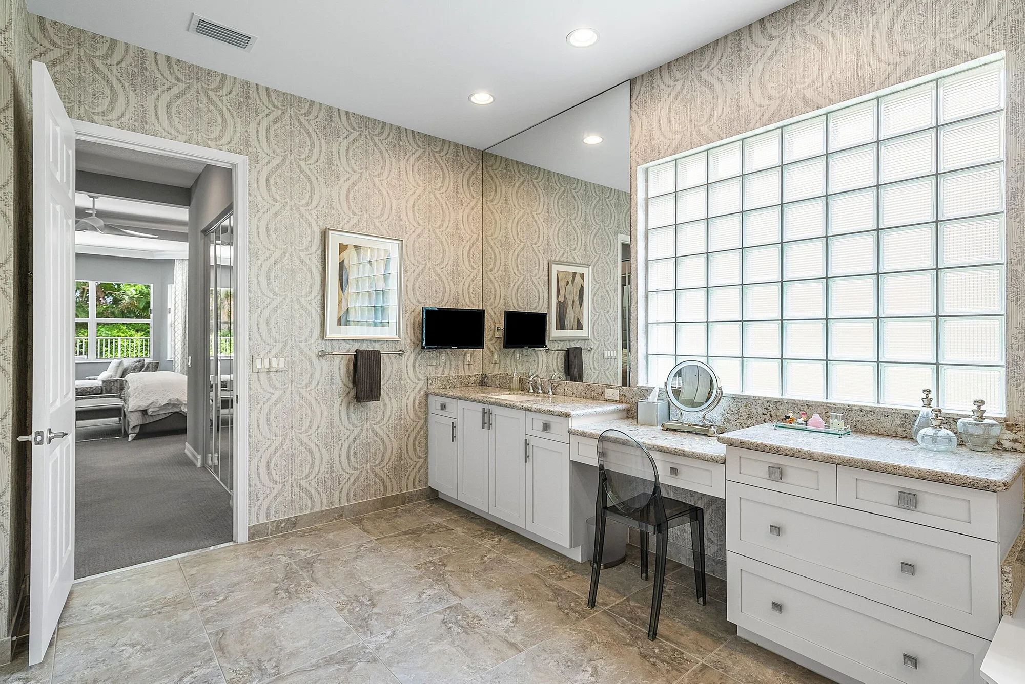 Property Slideshow image 24 of 44 | 10612 whitewind cir, Boynton Beach, FL, 33473