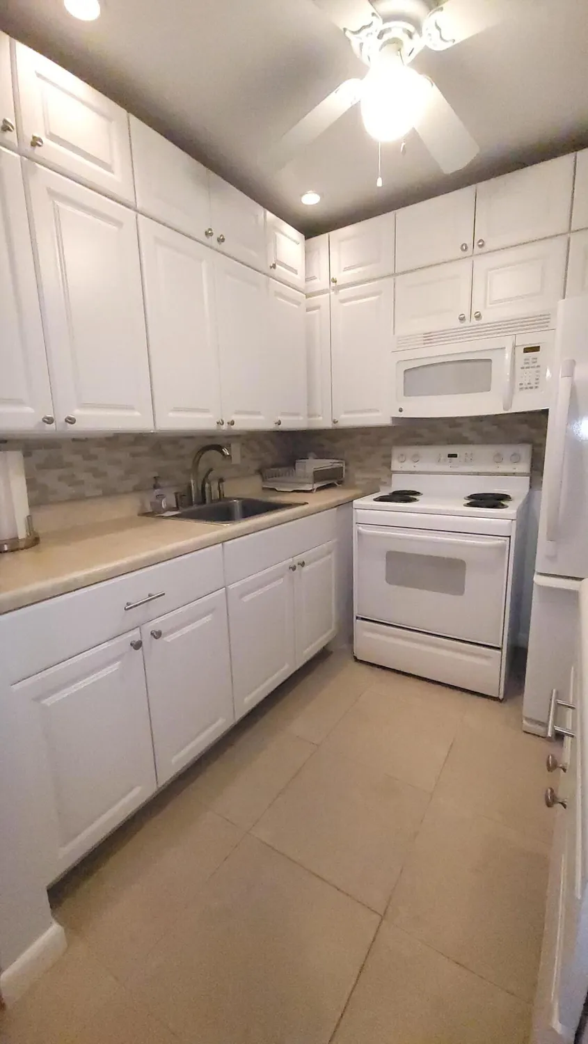 Property Slideshow image 7 of 44 | 201 coventry i, West Palm Beach, FL, 33417