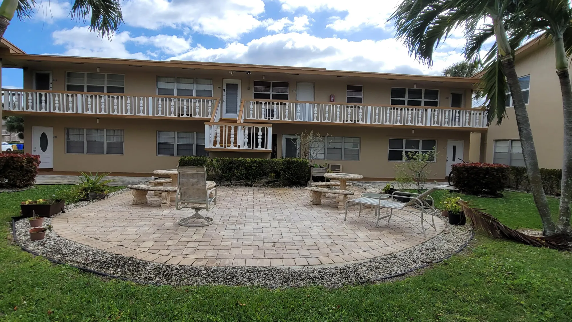 Property Slideshow image 21 of 45 | 213 coventry i, West Palm Beach, FL, 33417