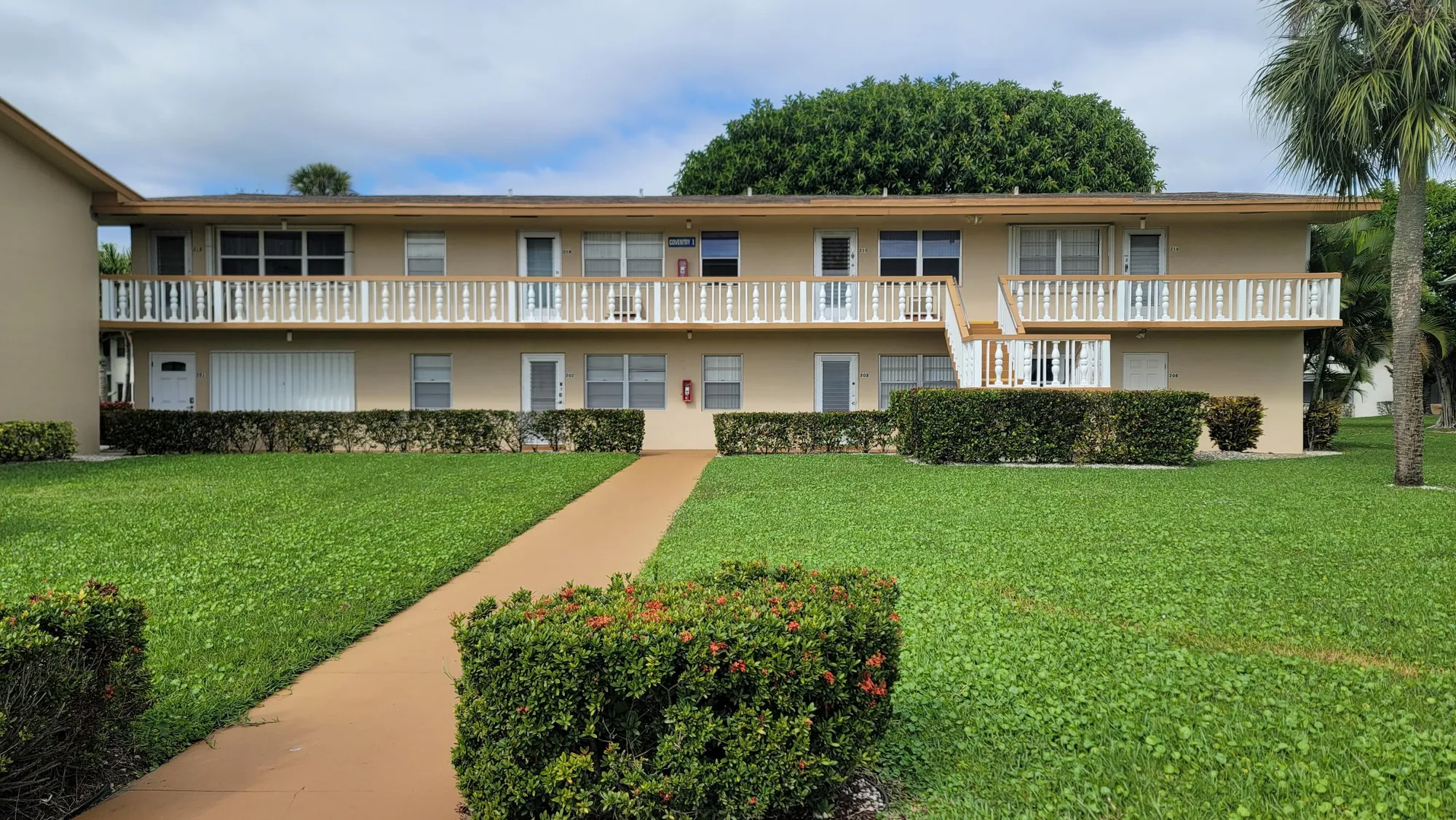 Property Slideshow image 27 of 45 | 213 coventry i, West Palm Beach, FL, 33417