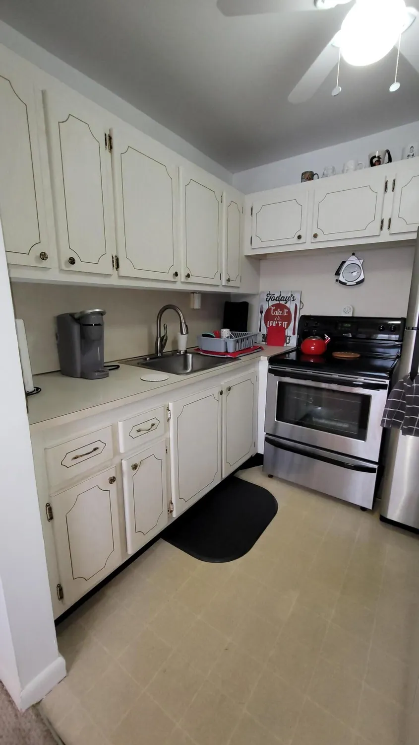 Property Slideshow image 5 of 45 | 213 coventry i, West Palm Beach, FL, 33417