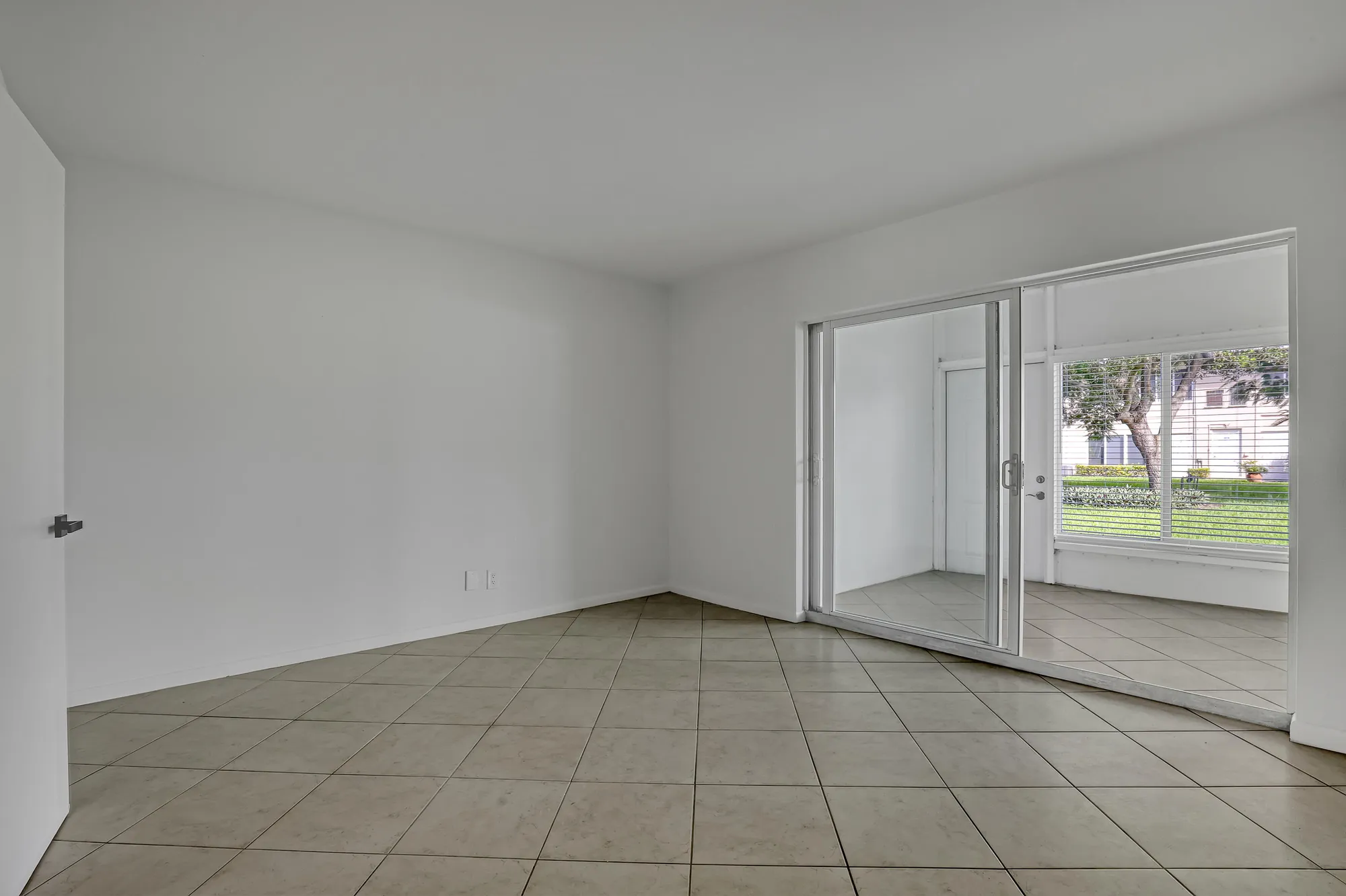 Property Slideshow image 15 of 45 | 205 main blvd 1c, Boynton Beach, FL, 33435