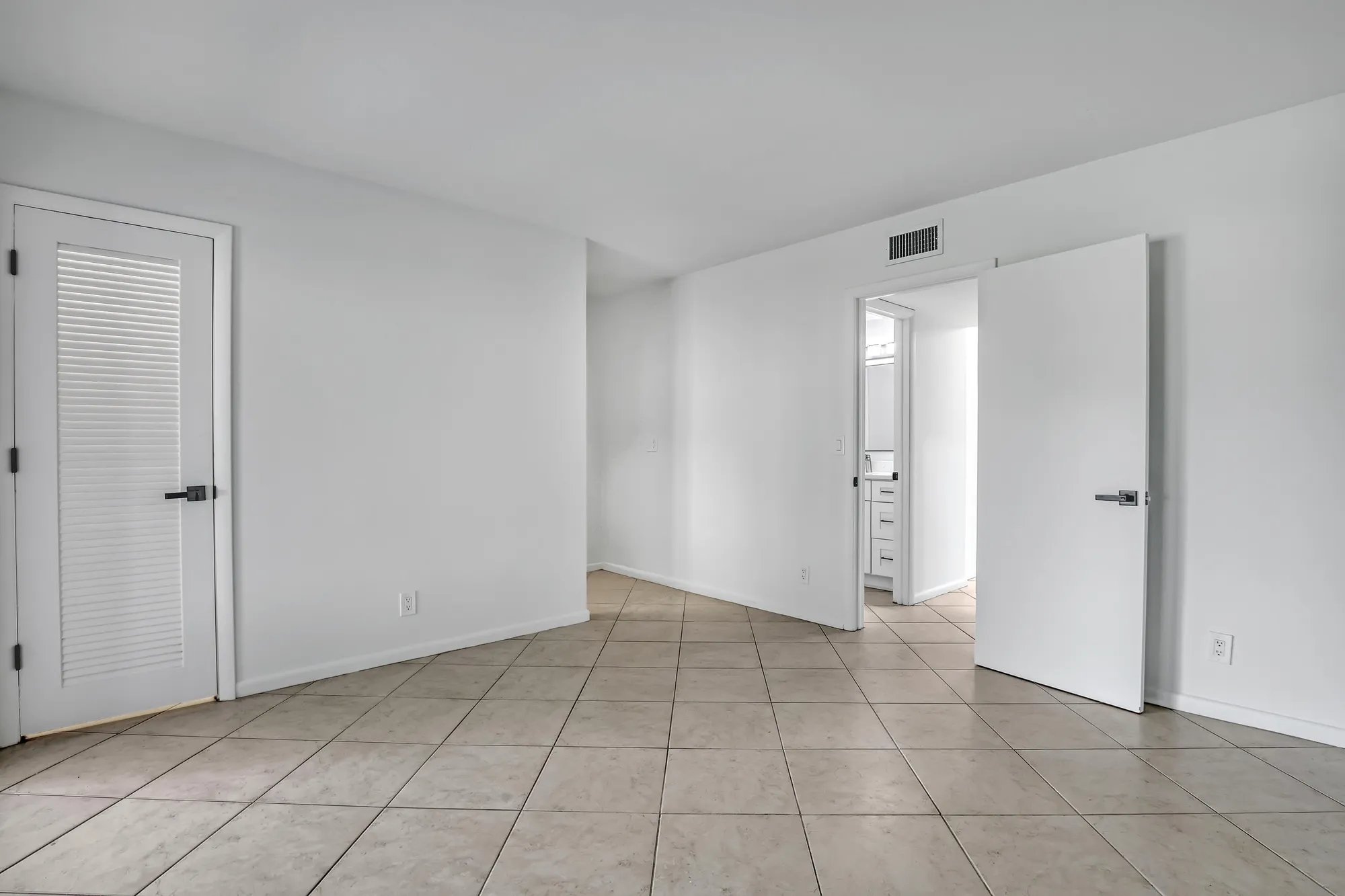 Property Slideshow image 16 of 45 | 205 main blvd 1c, Boynton Beach, FL, 33435