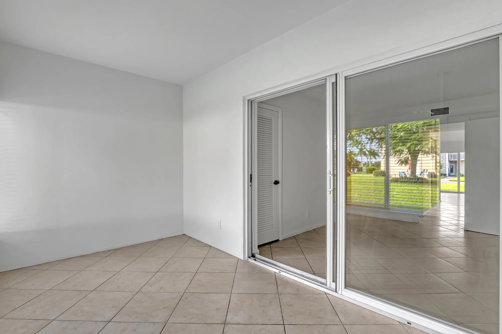 Property Slideshow image 21 of 45 | 205 main blvd 1c, Boynton Beach, FL, 33435