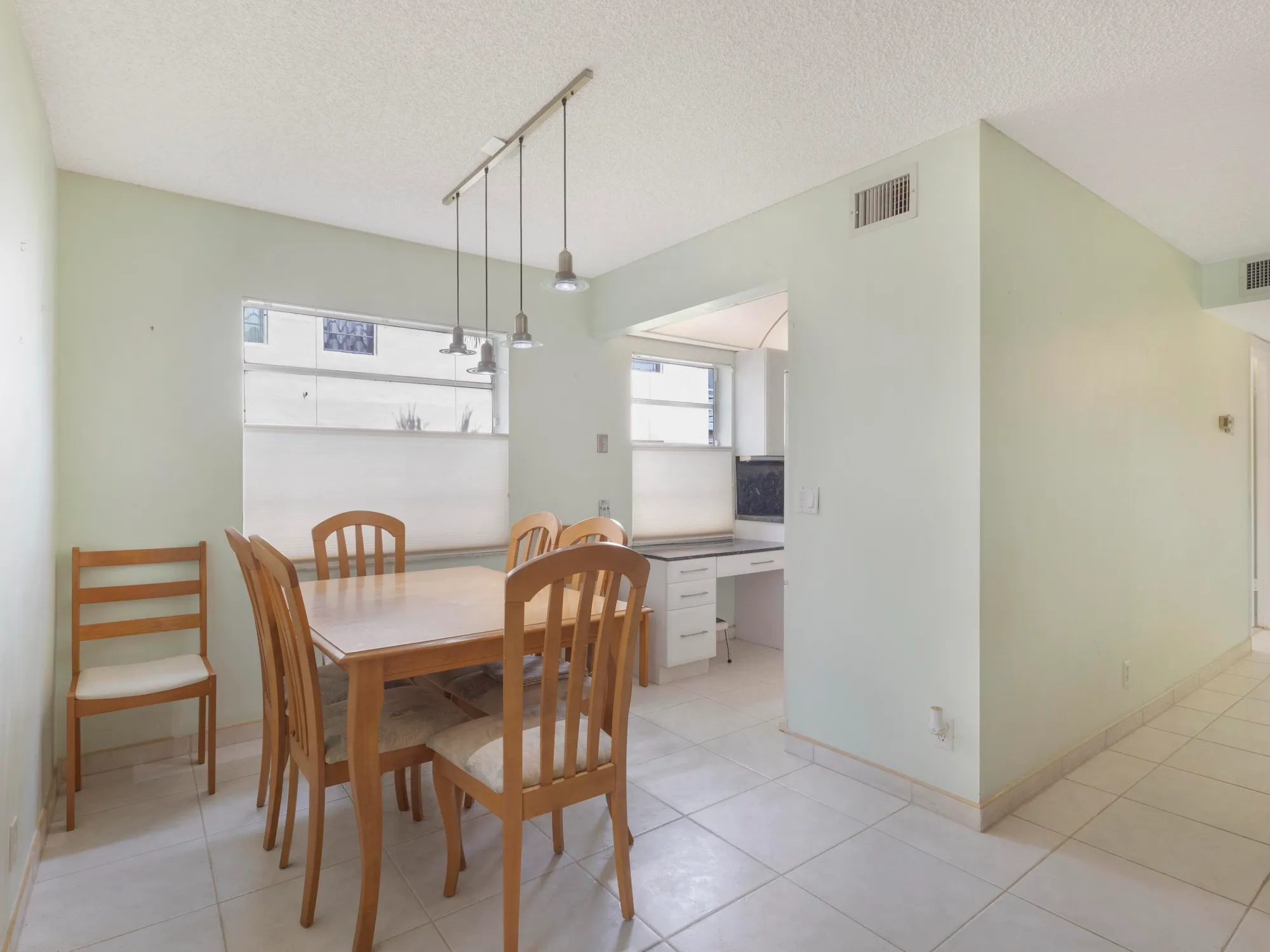 Property Slideshow image 6 of 36 | 405 burgundy i, Delray Beach, FL, 33484