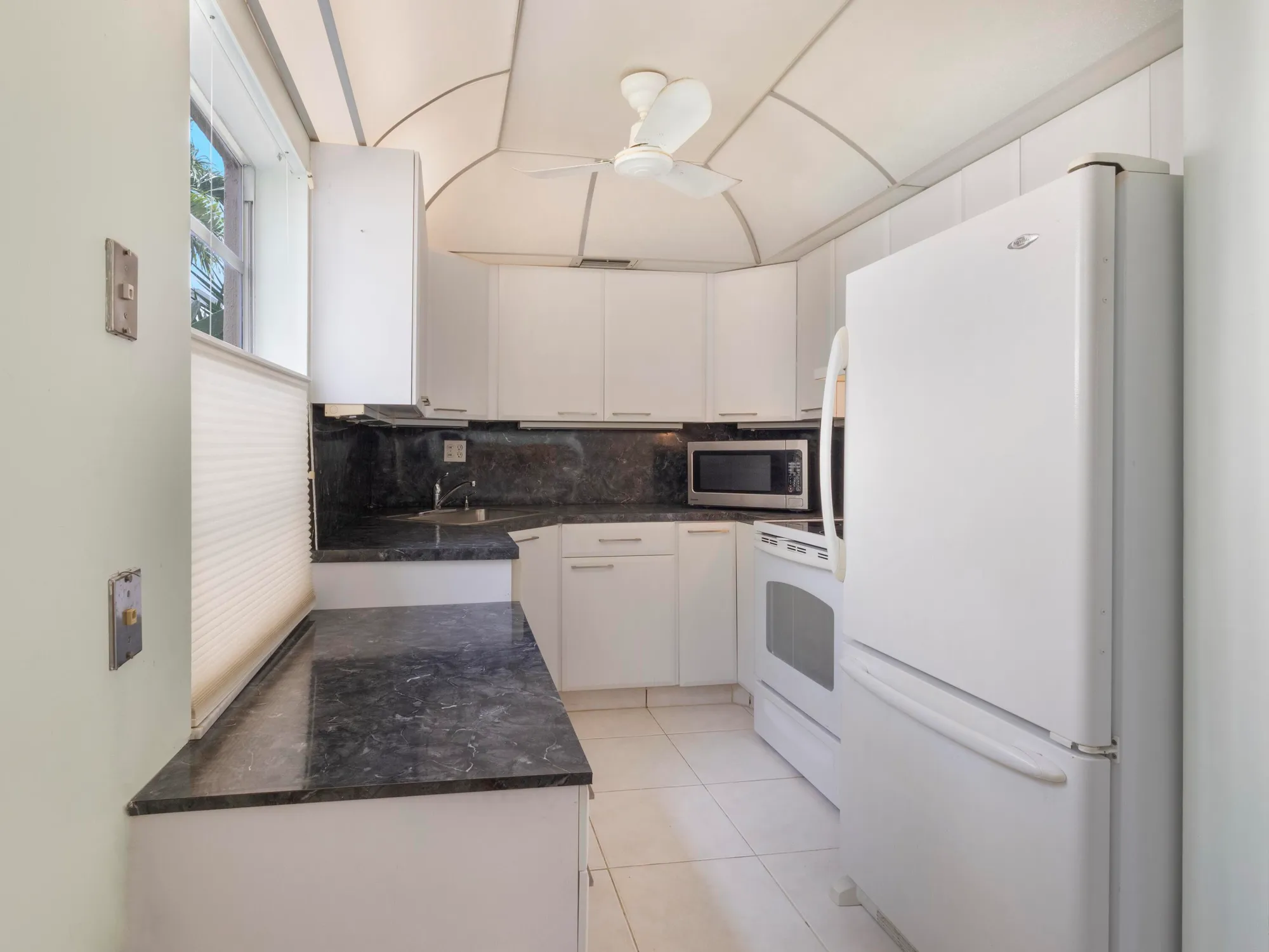 Property Slideshow image 1 of 36 | 405 burgundy i, Delray Beach, FL, 33484