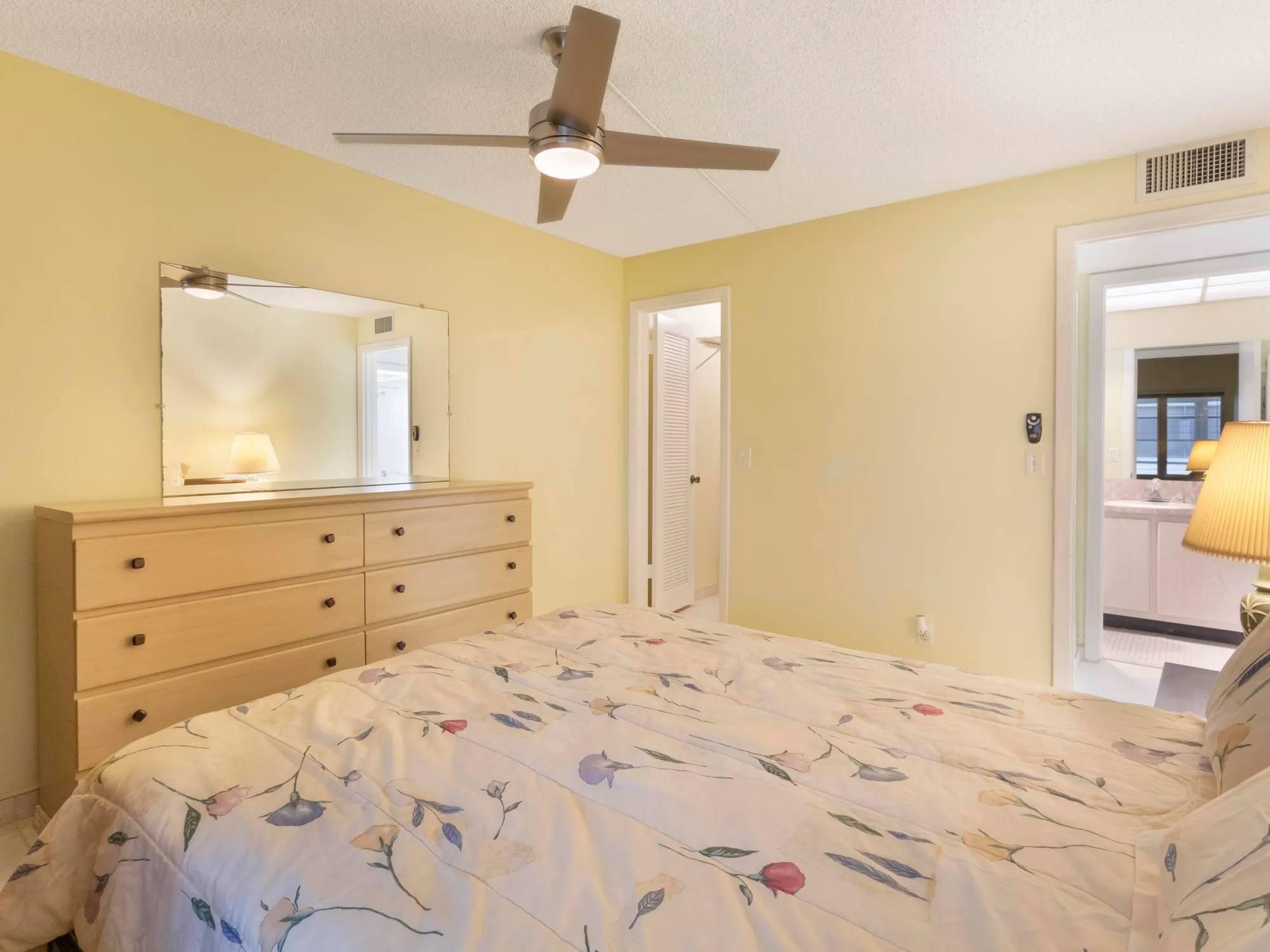 Property Slideshow image 18 of 36 | 405 burgundy i, Delray Beach, FL, 33484