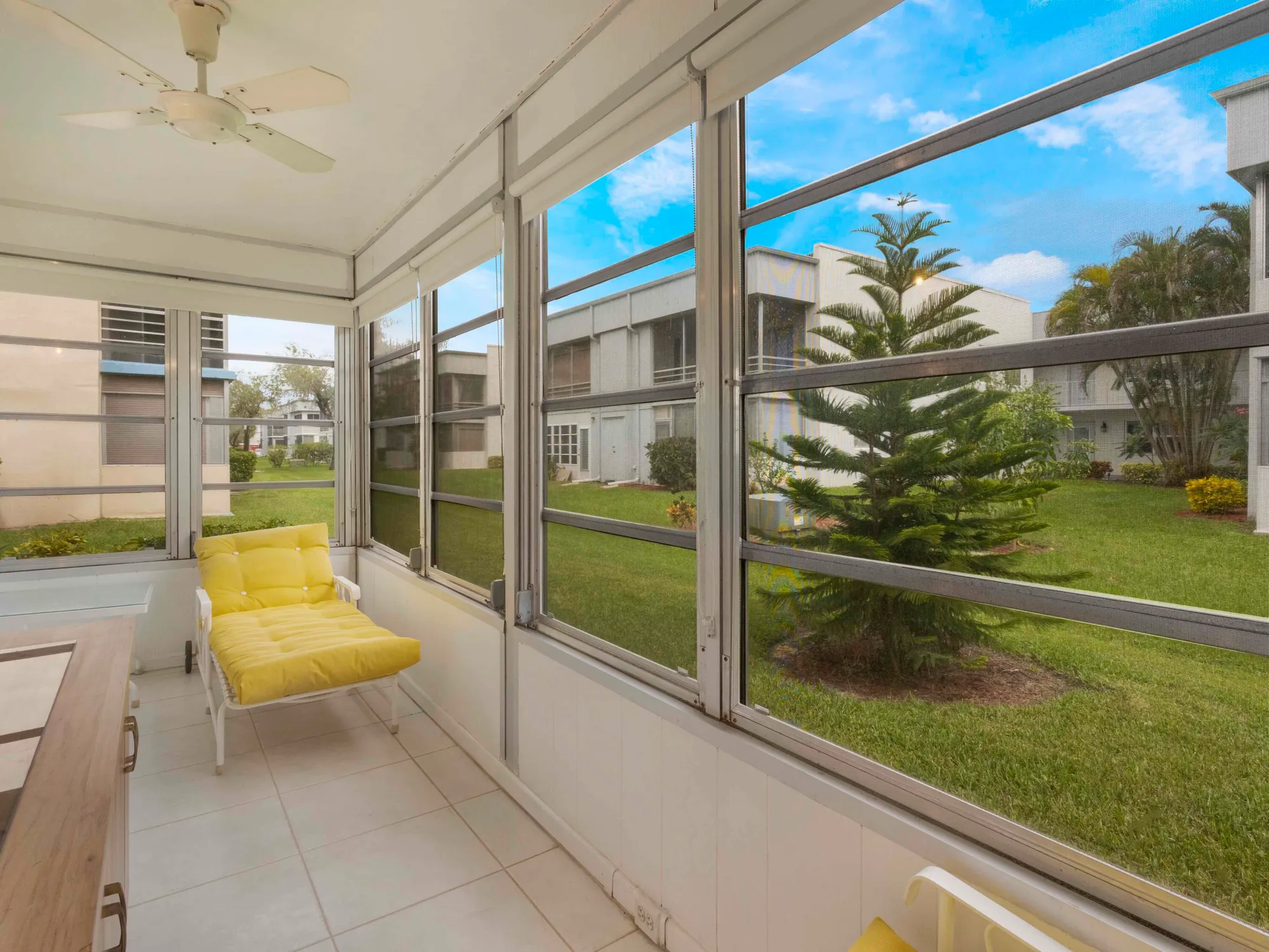 Property Slideshow image 20 of 36 | 405 burgundy i, Delray Beach, FL, 33484